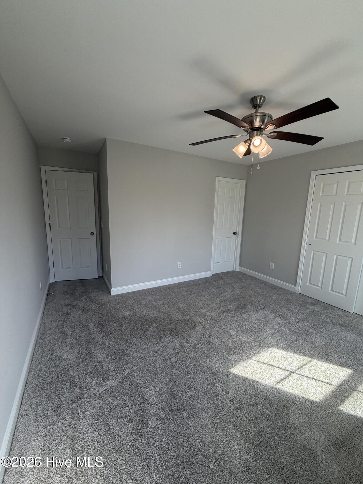 100558167 | Photo 19