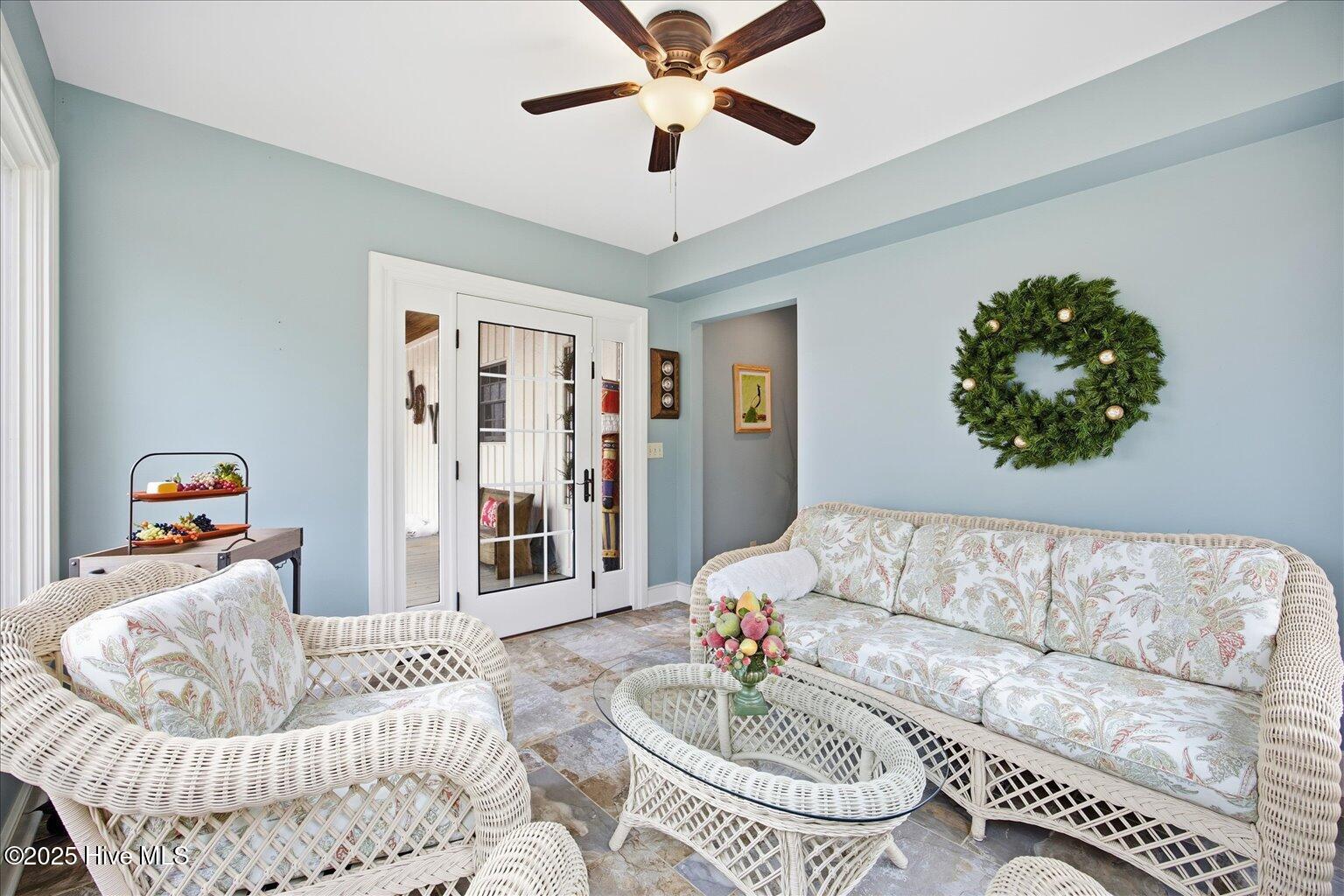 100545633 | Photo 17