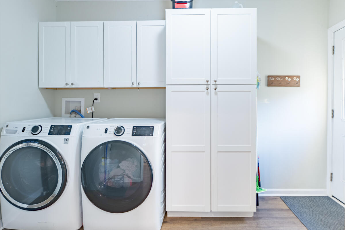 1877 Laundry 2 WEB