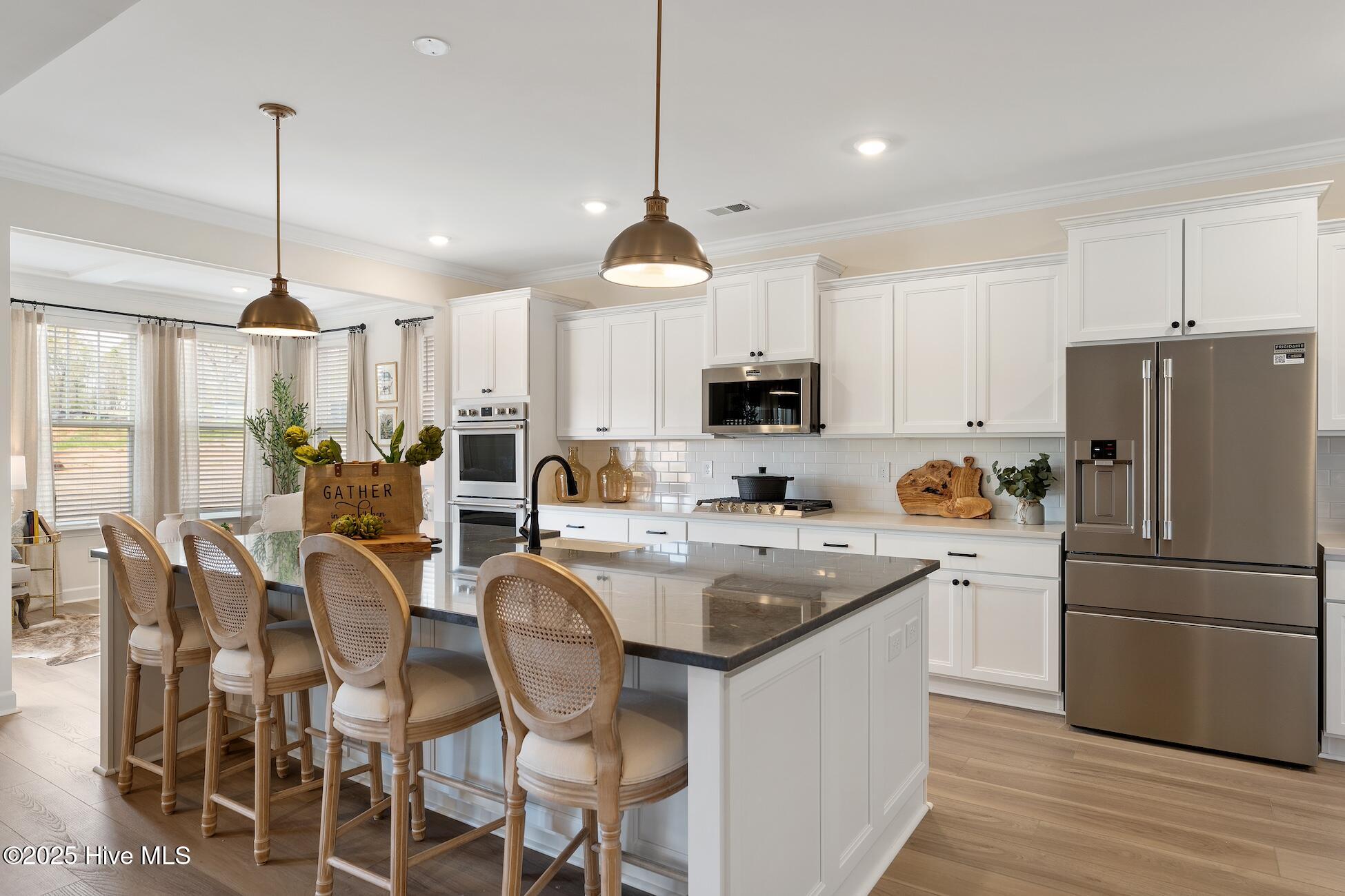 100564746 | Photo 19