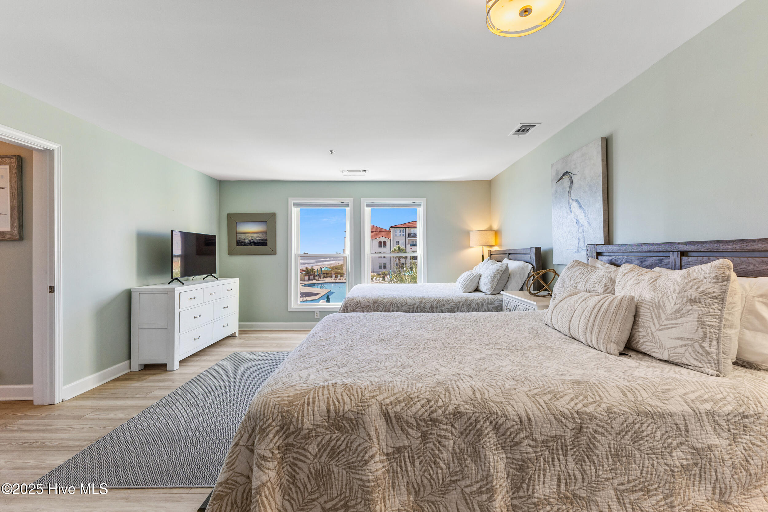 100536018 | Photo 19