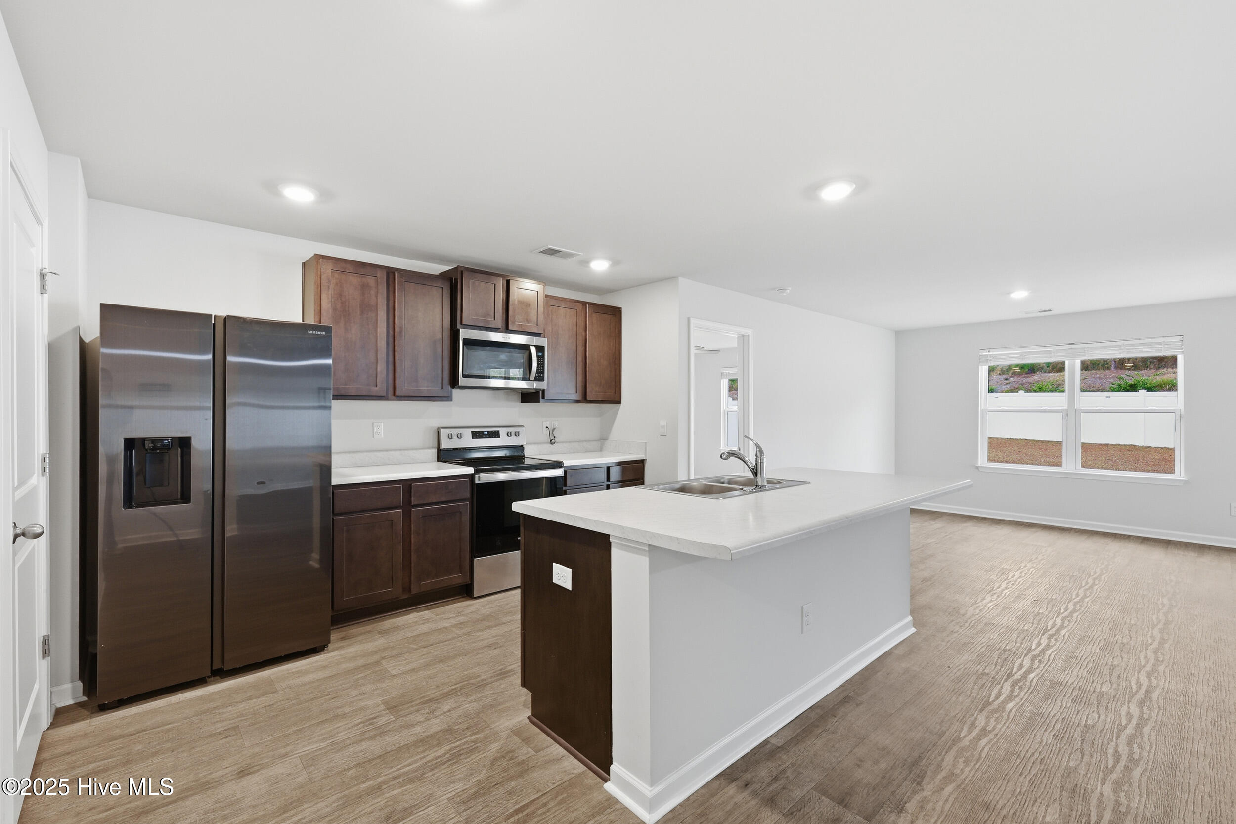 100543027 | Photo 14