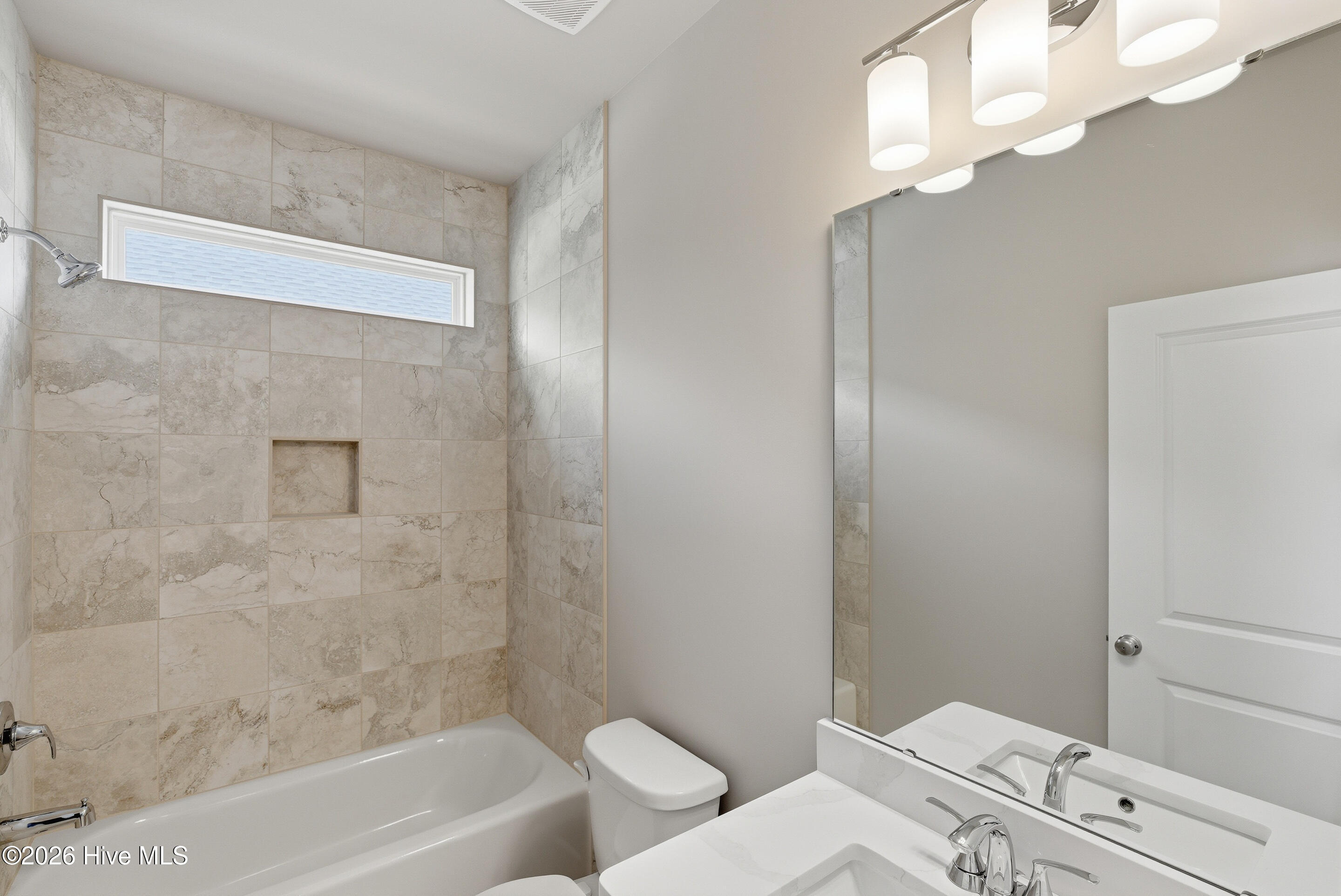 100547576 | Photo 22