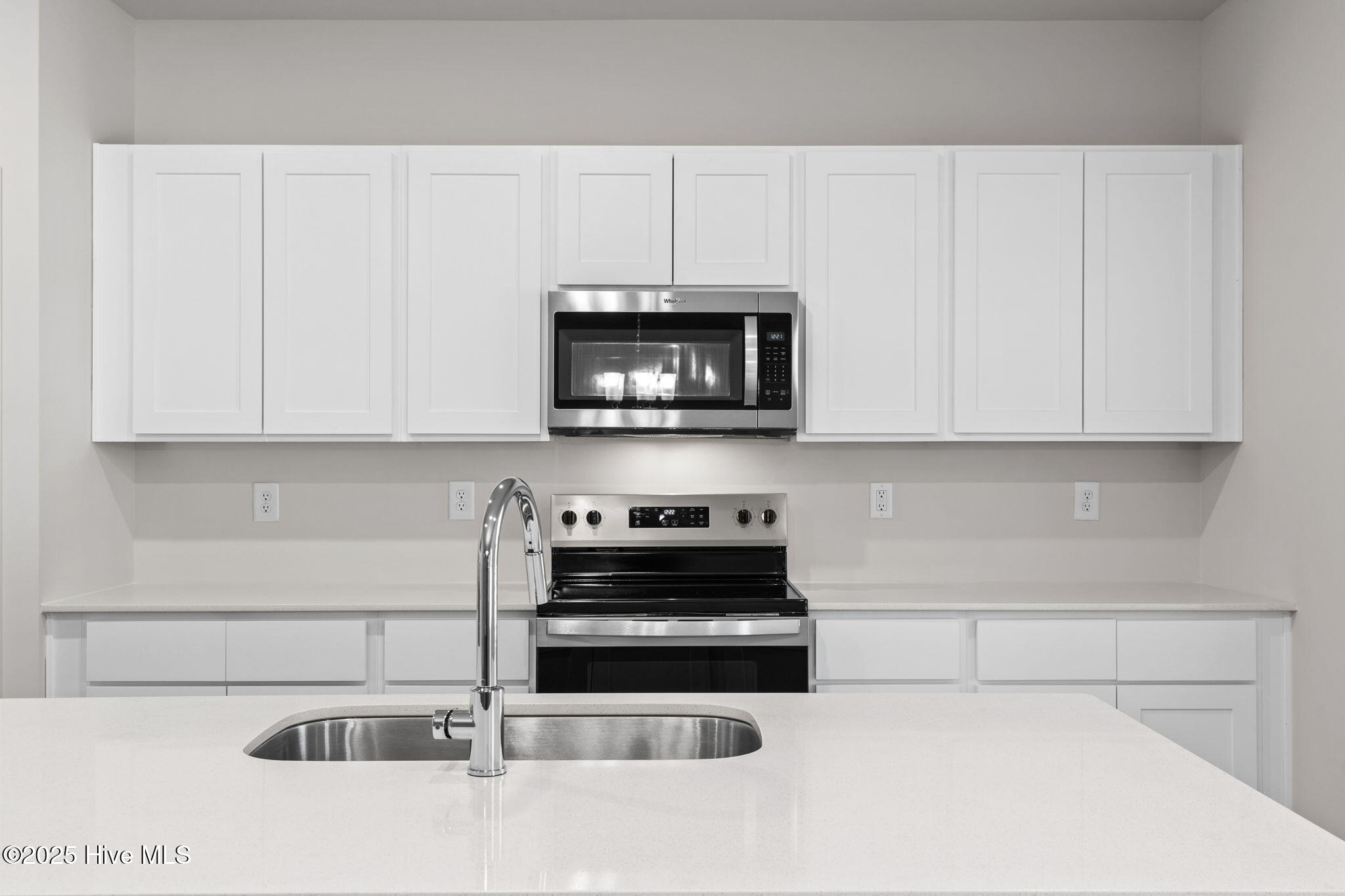 100521892 | Photo 47