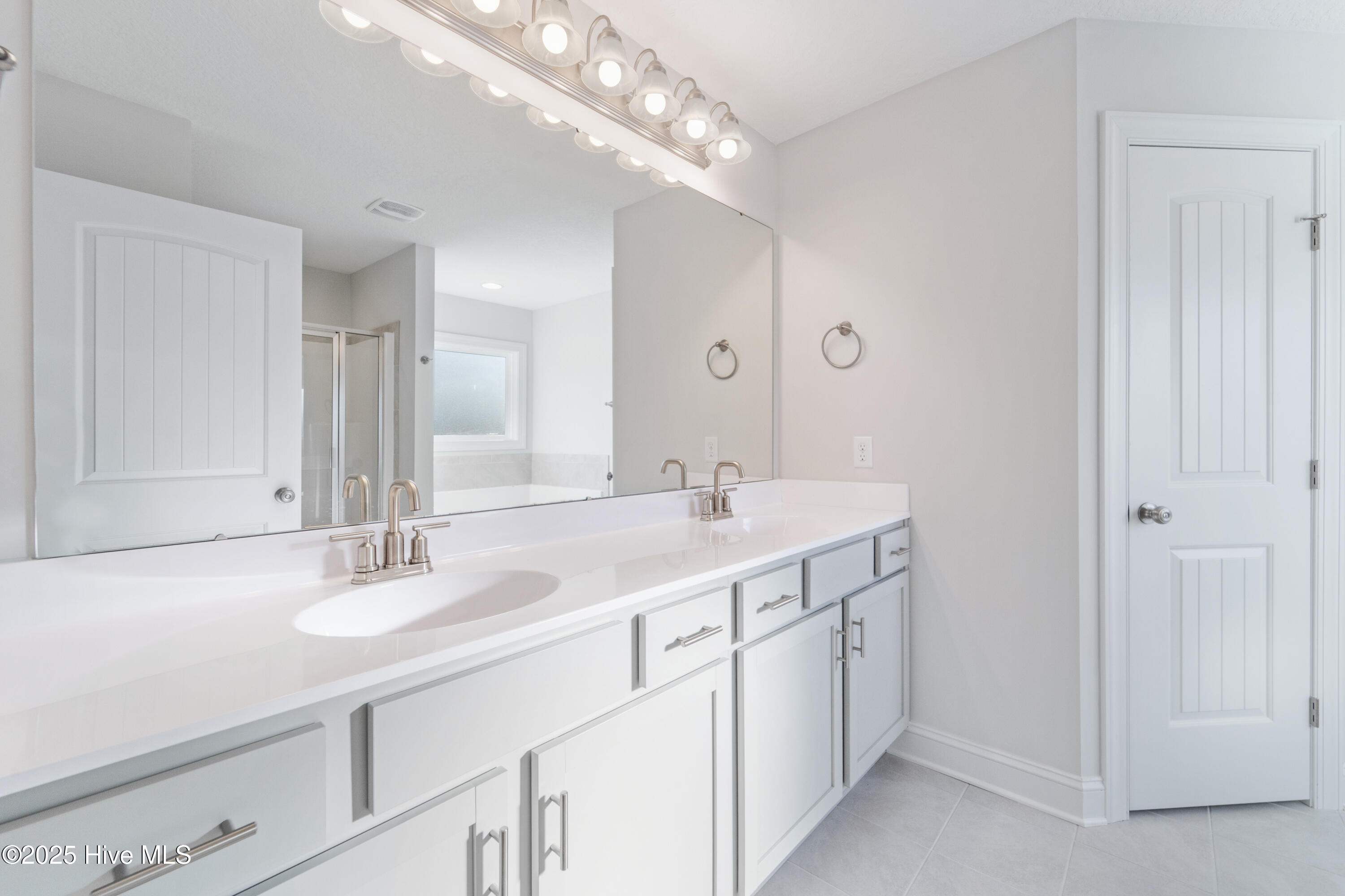 100507154 | Photo 27