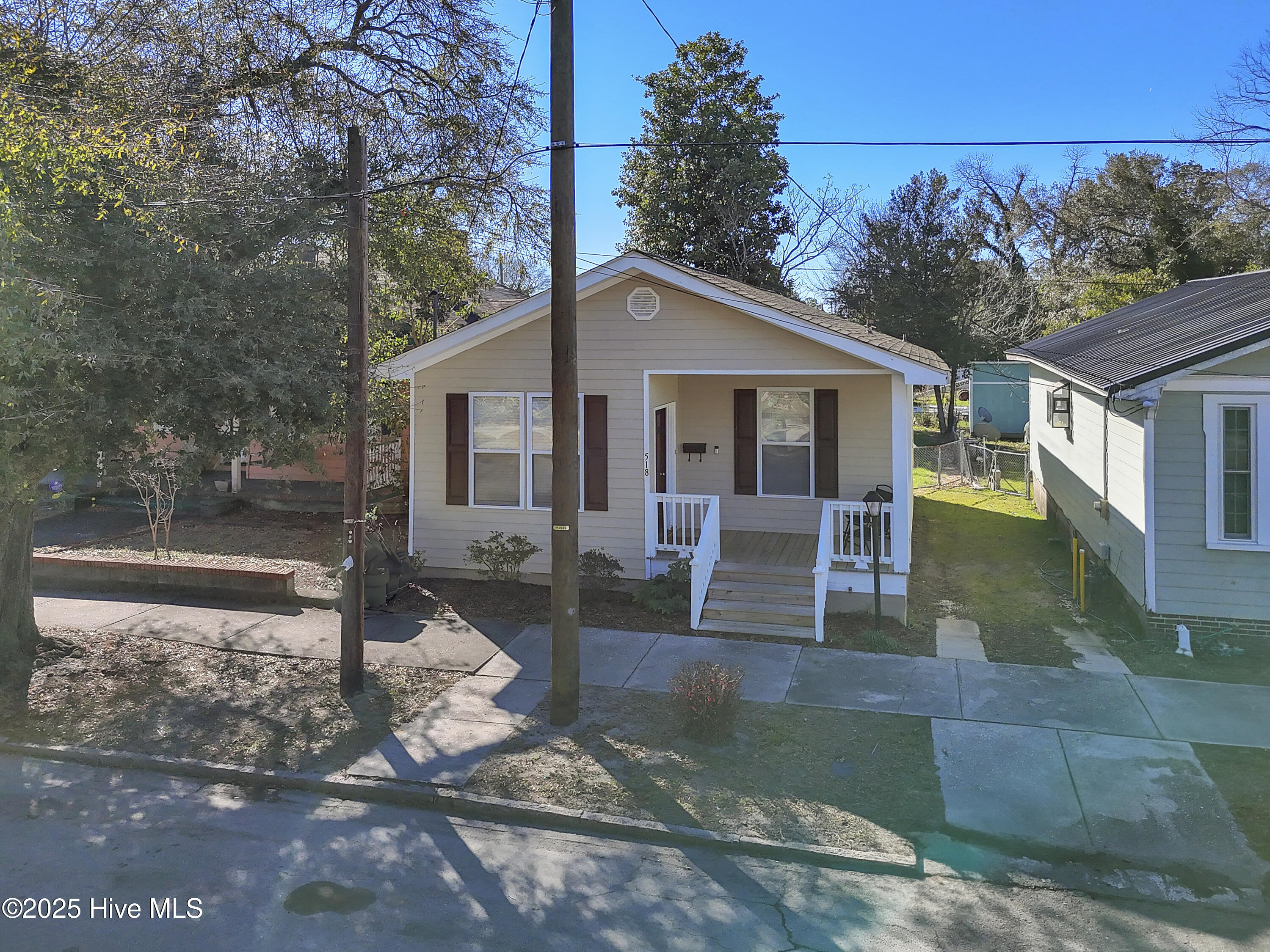 100548856 | Photo 46