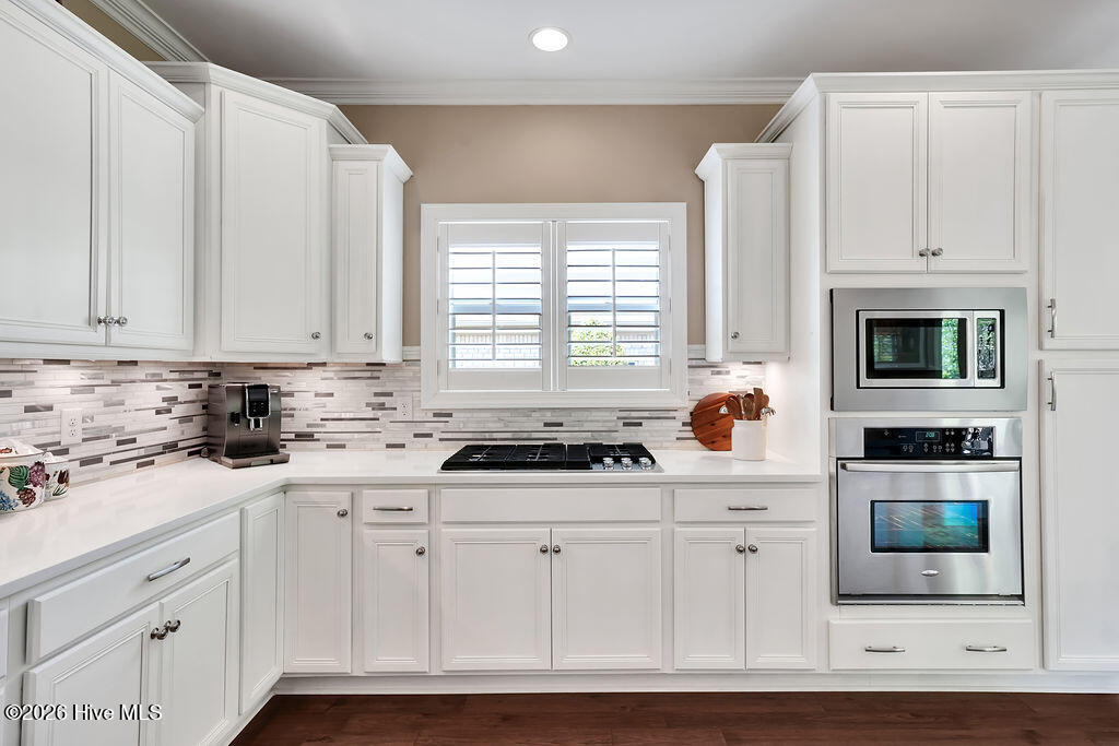 100562114 | Photo 10