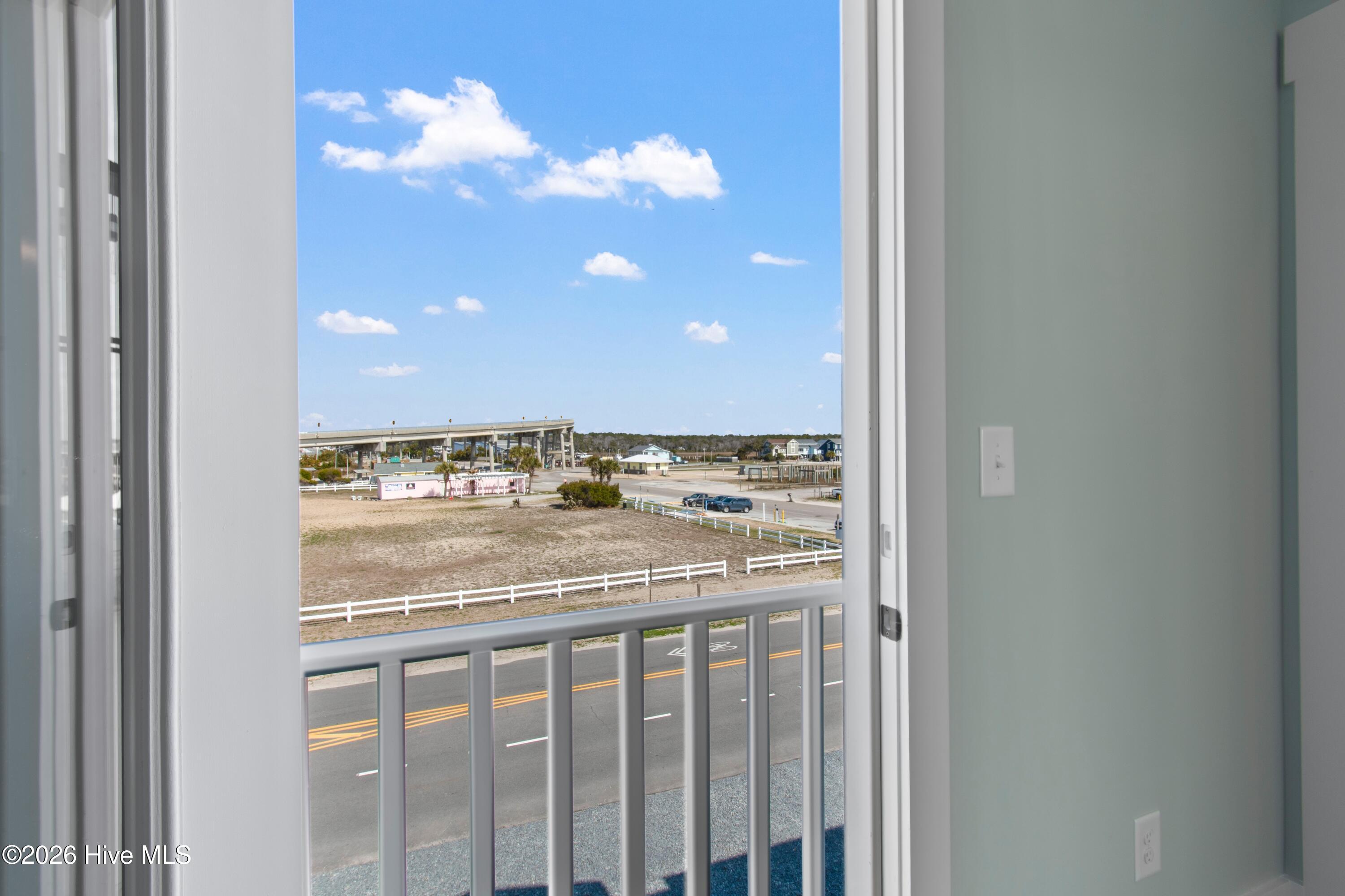 100525710 | Photo 69