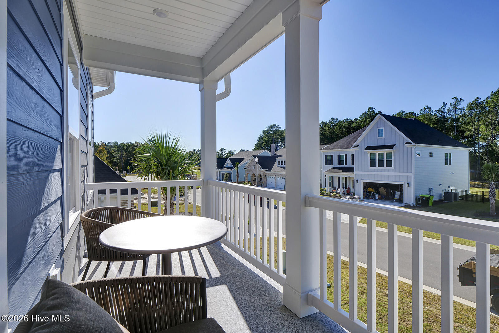 100542605 | Photo 25