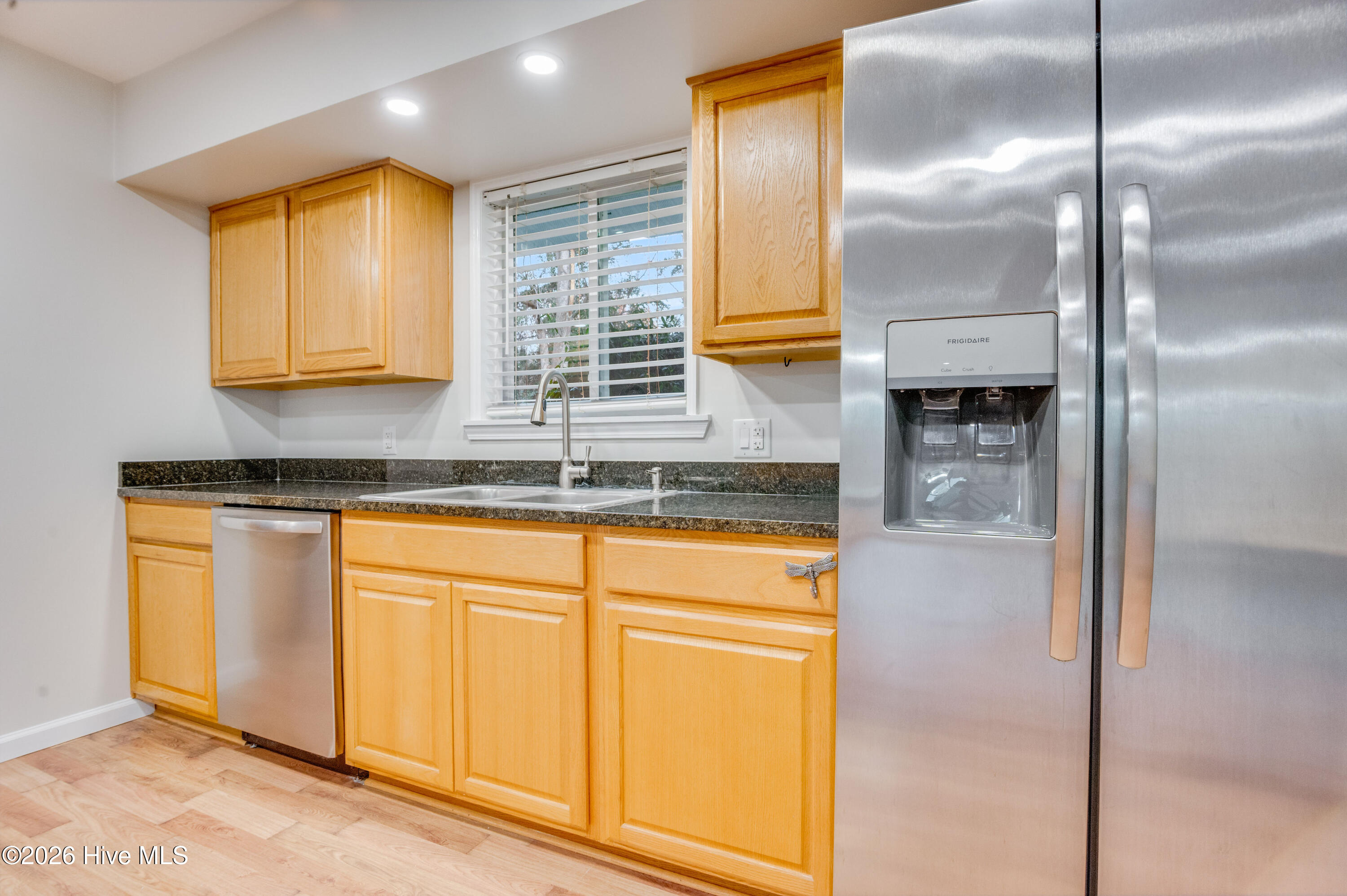 100547210 | Photo 11