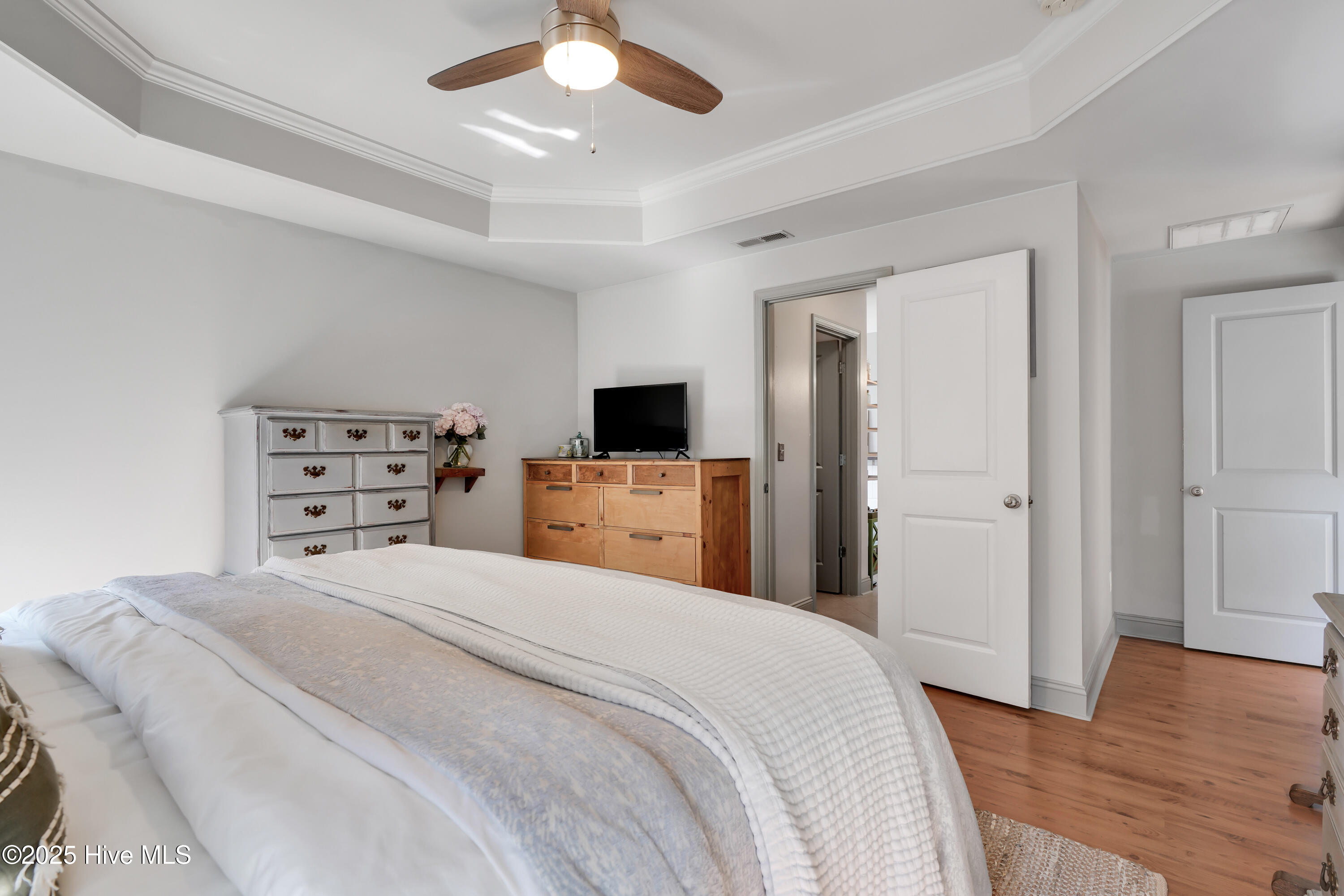 100525985 | Photo 24