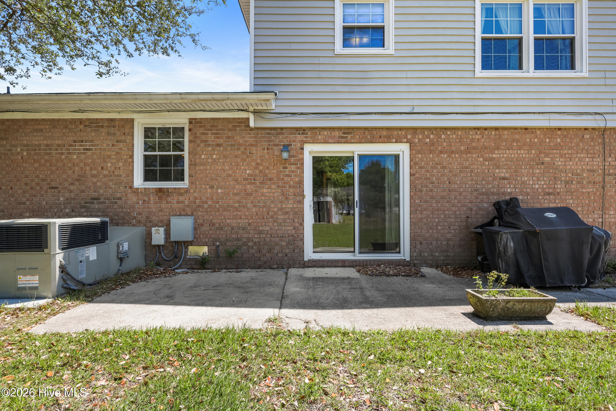 100567633 | Photo 32