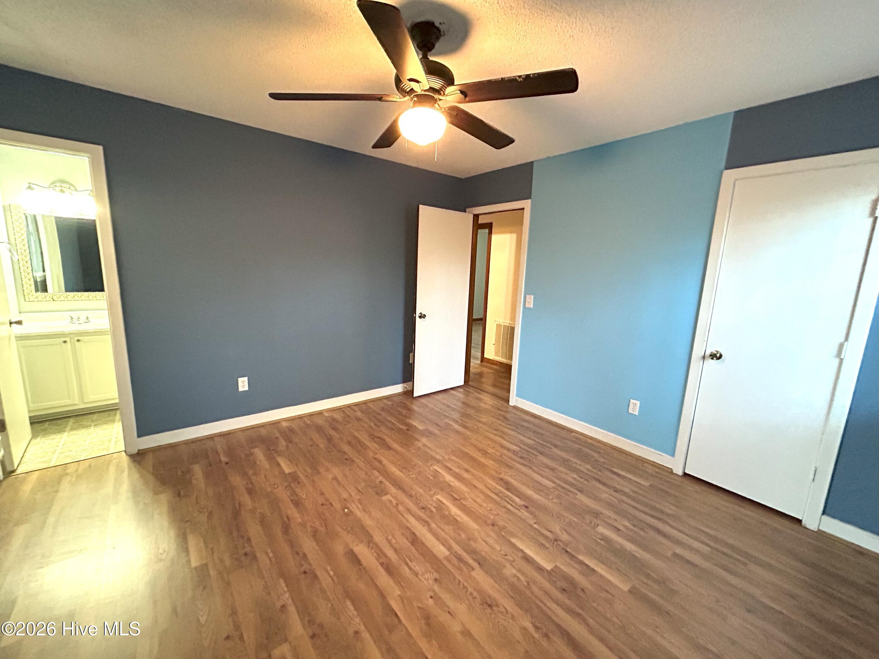 100557672 | Photo 12