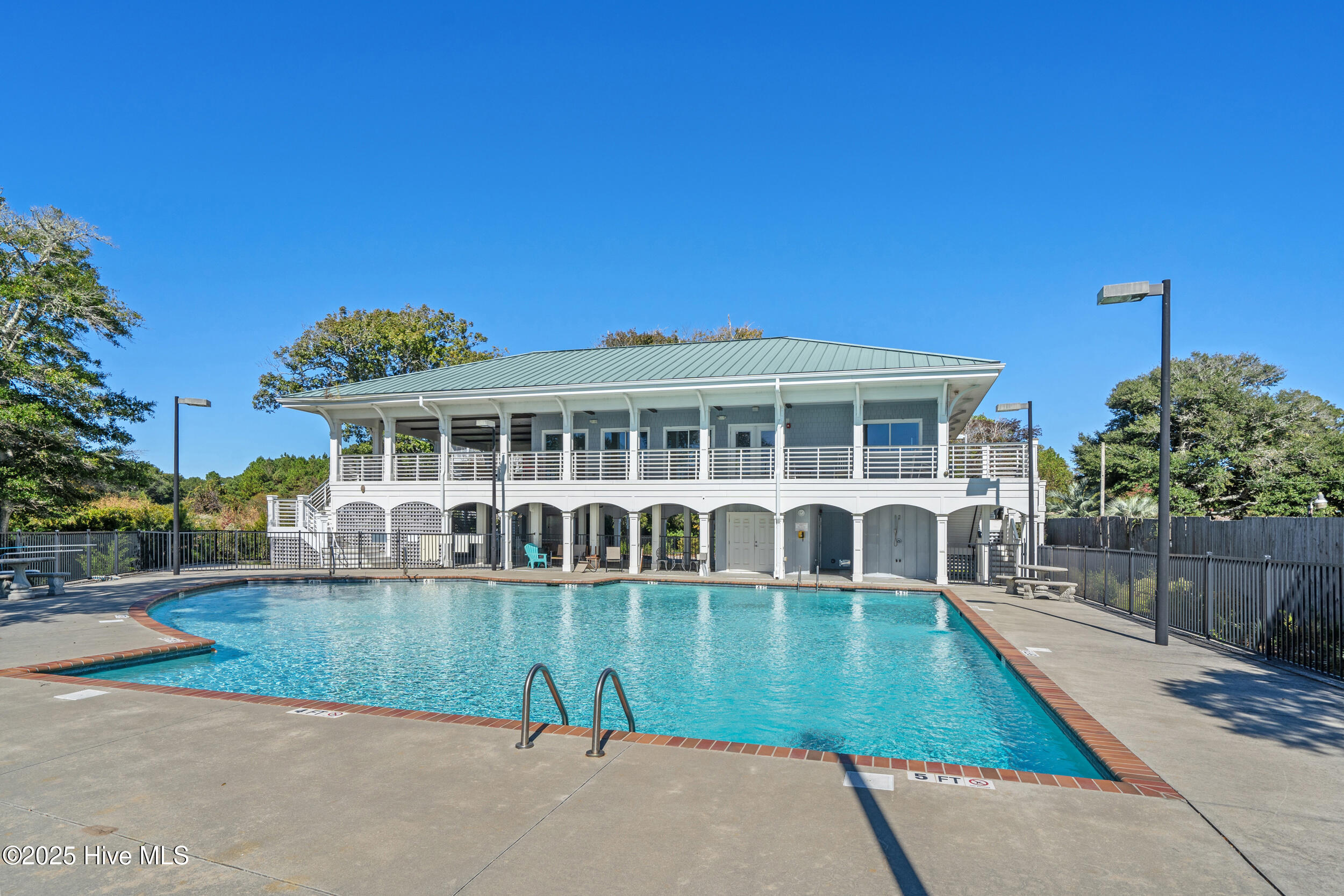 100539036 | Photo 71