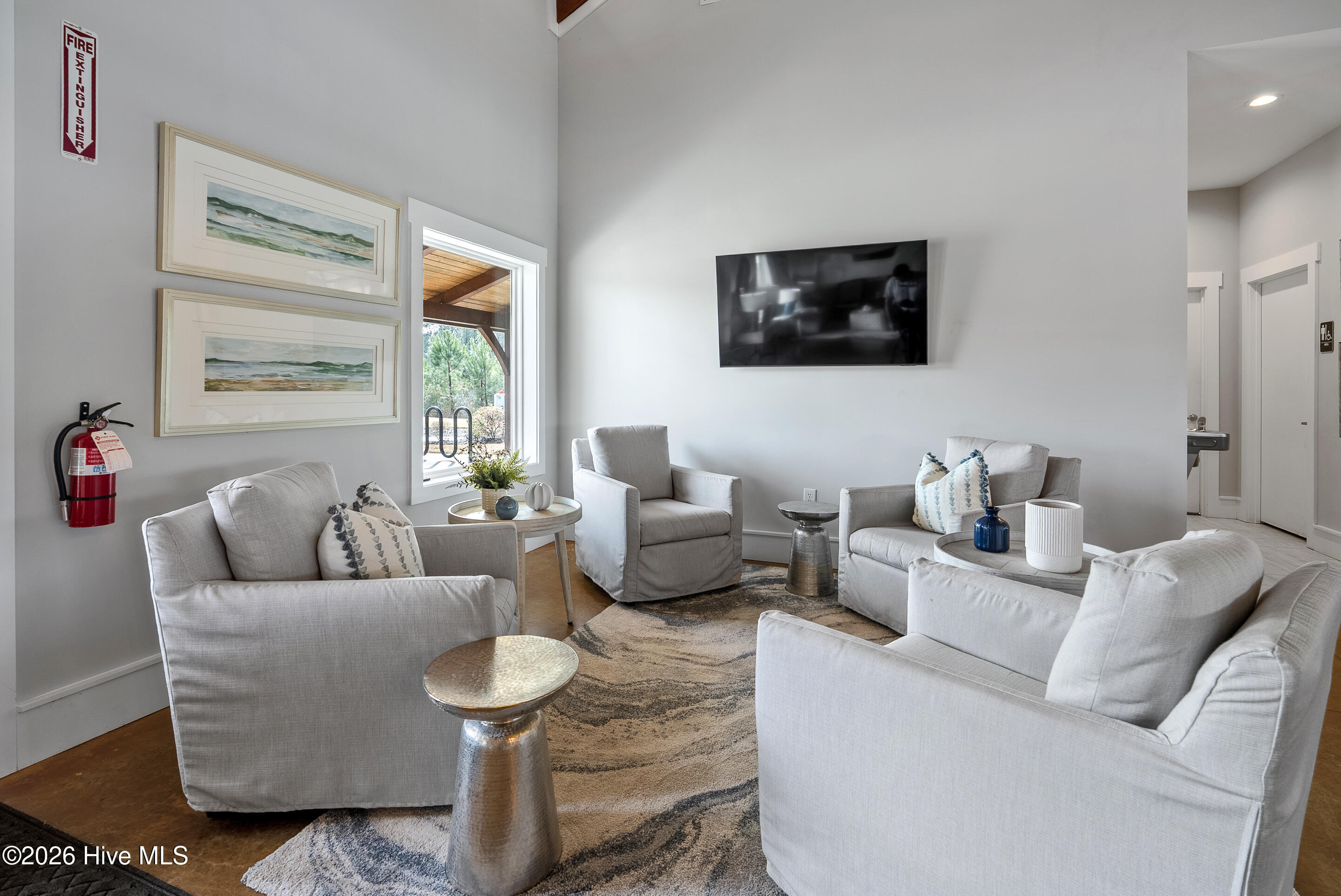 100559737 | Photo 49