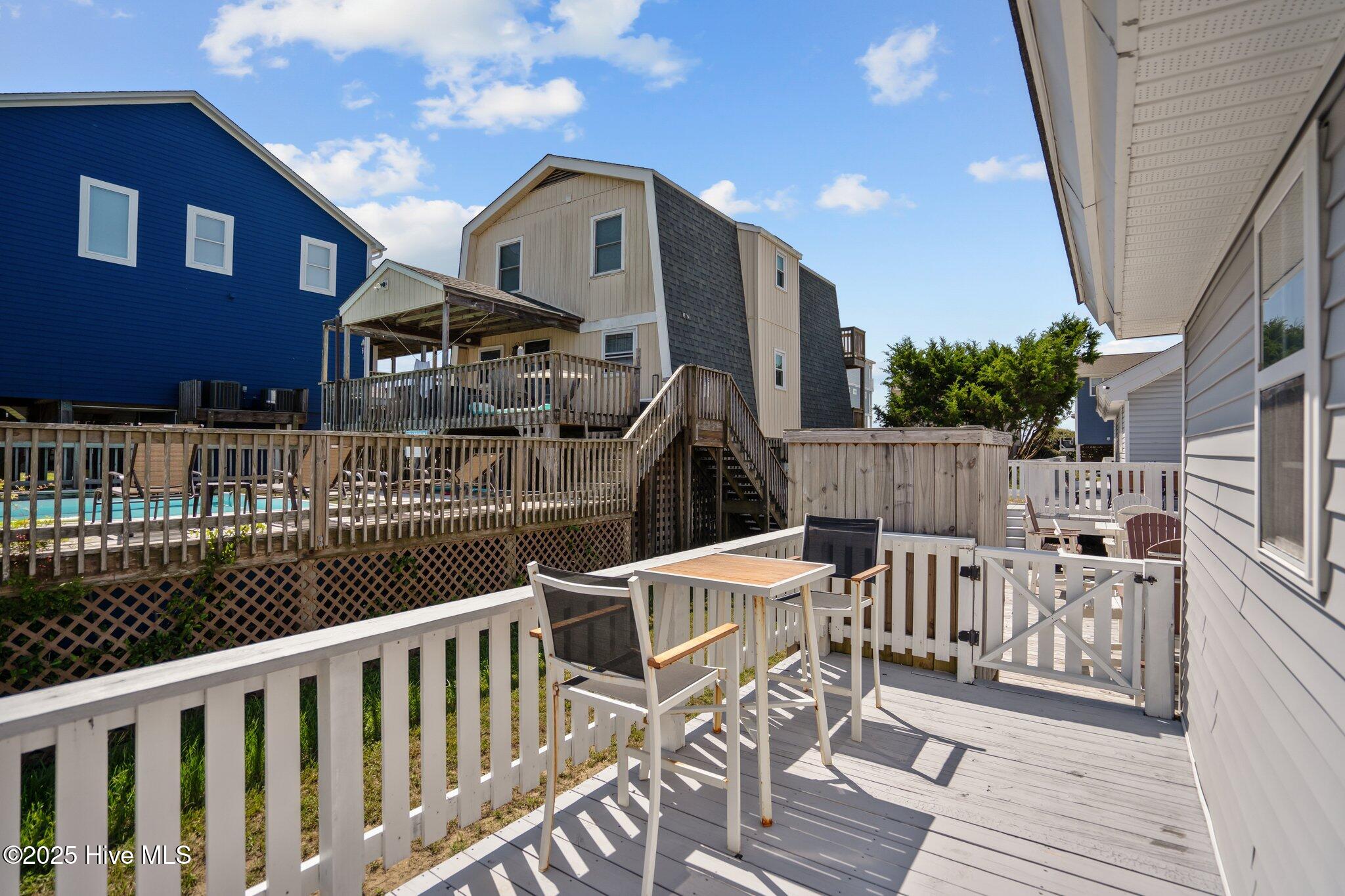 100537194 | Photo 152