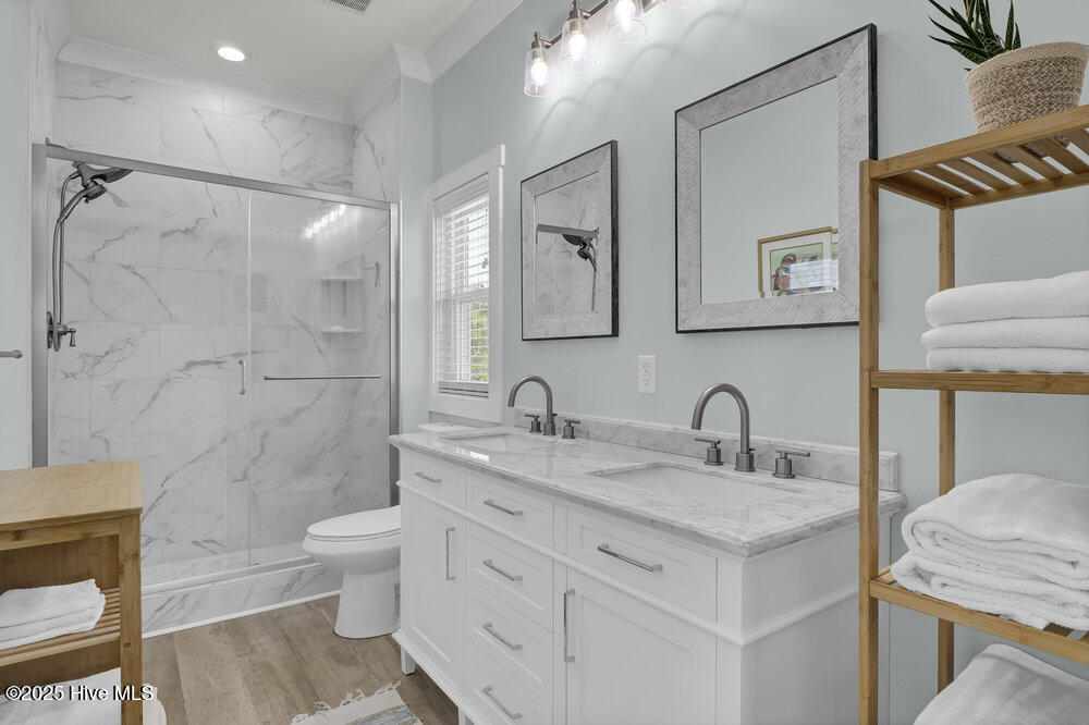 100538818 | Photo 18