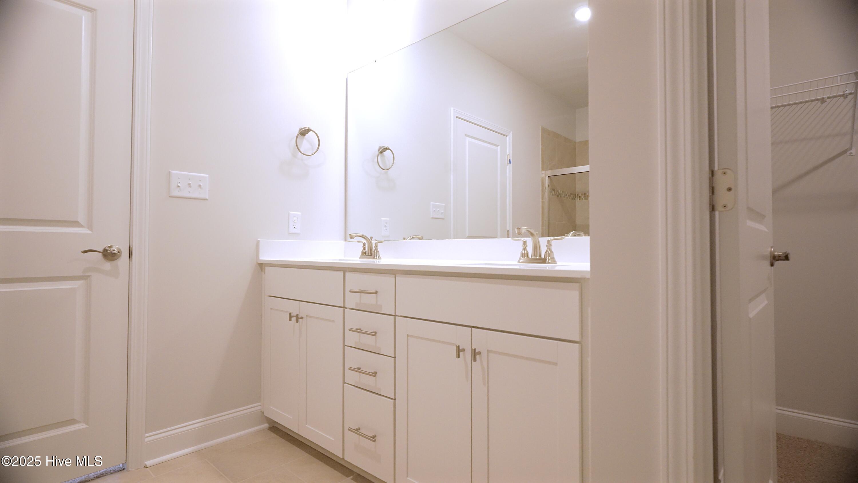 100424929 | Photo 18