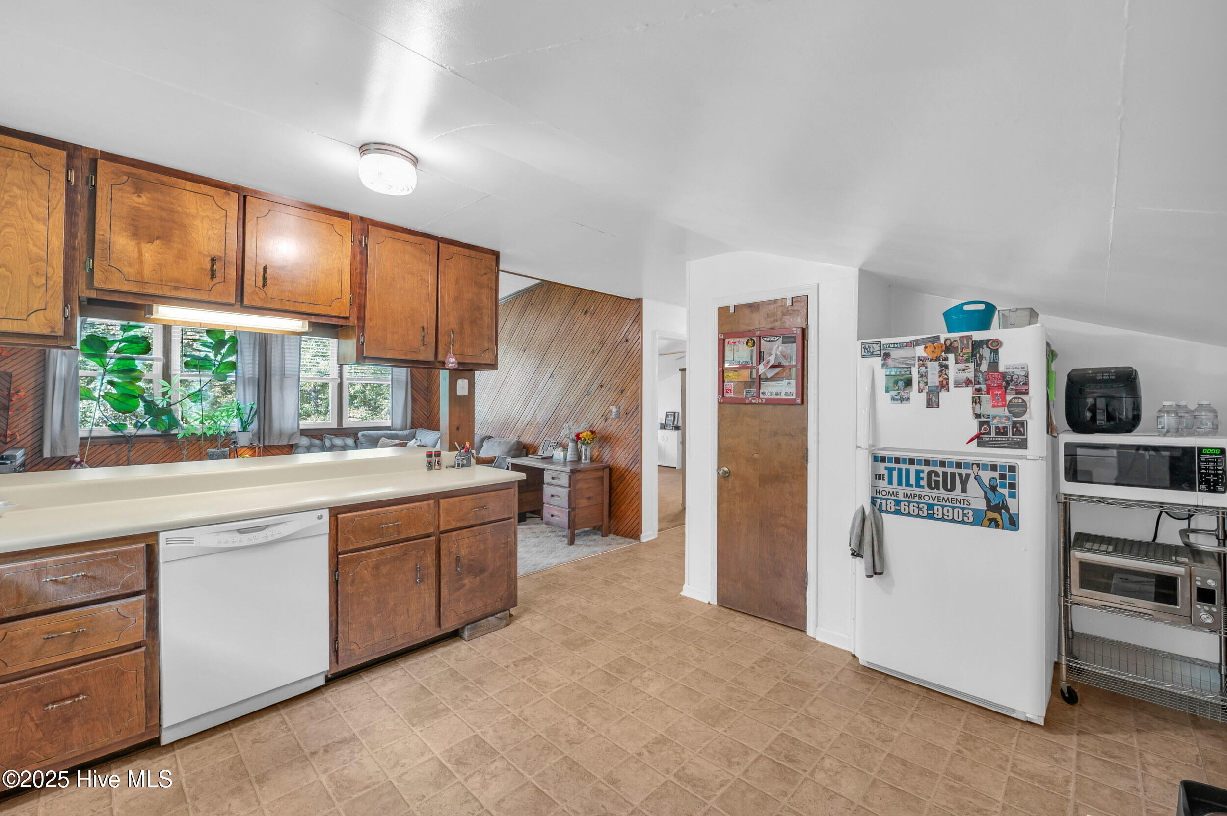 100532115 | Photo 79