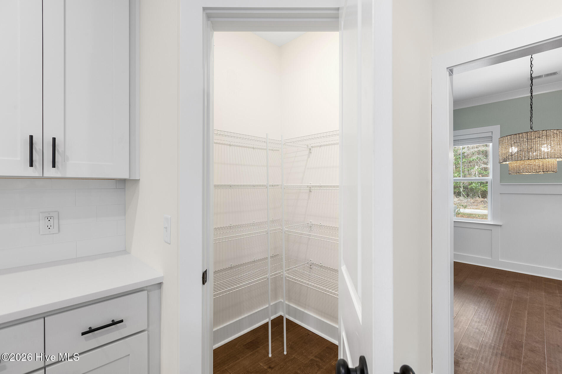 100548609 | Photo 20