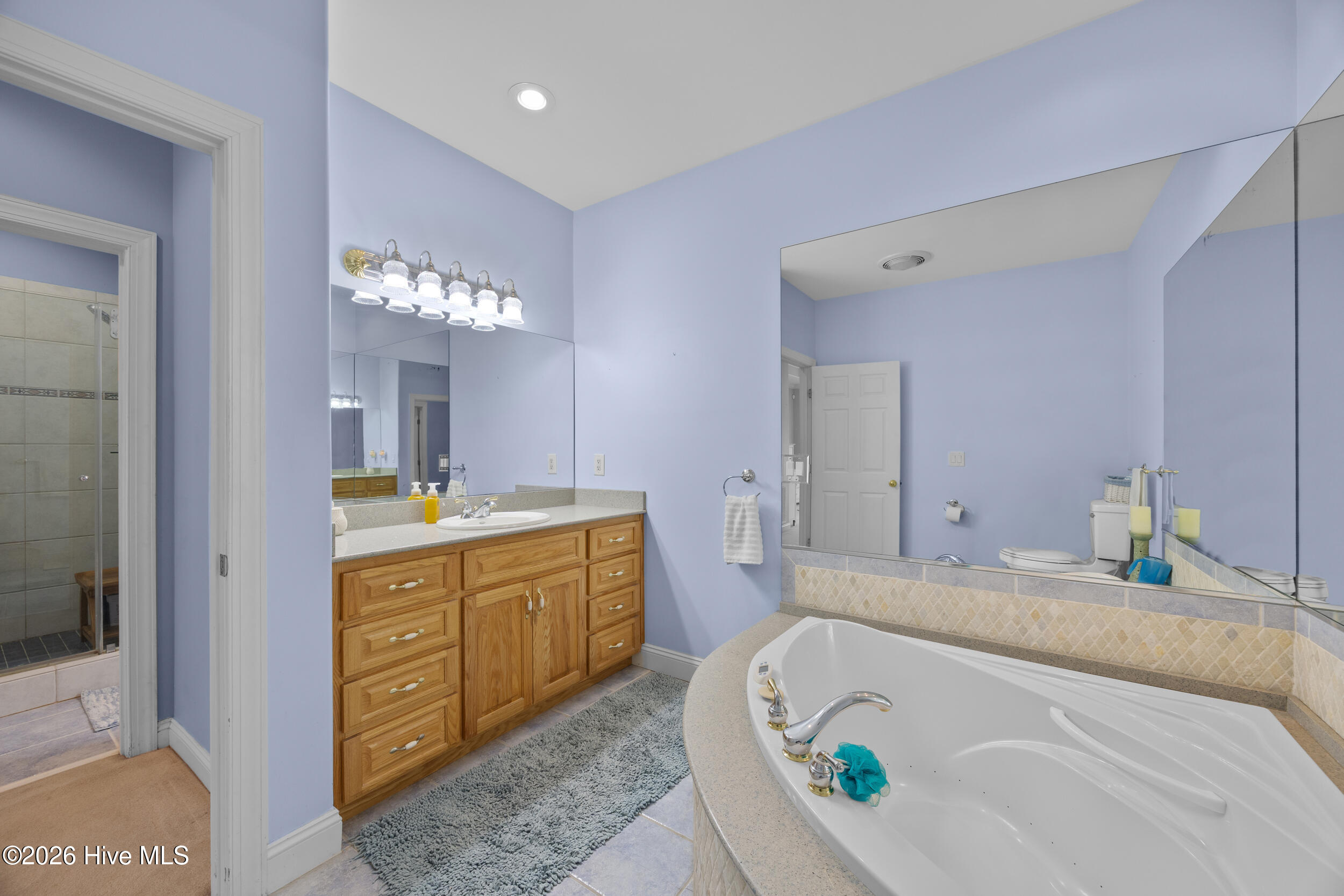 100548931 | Photo 25