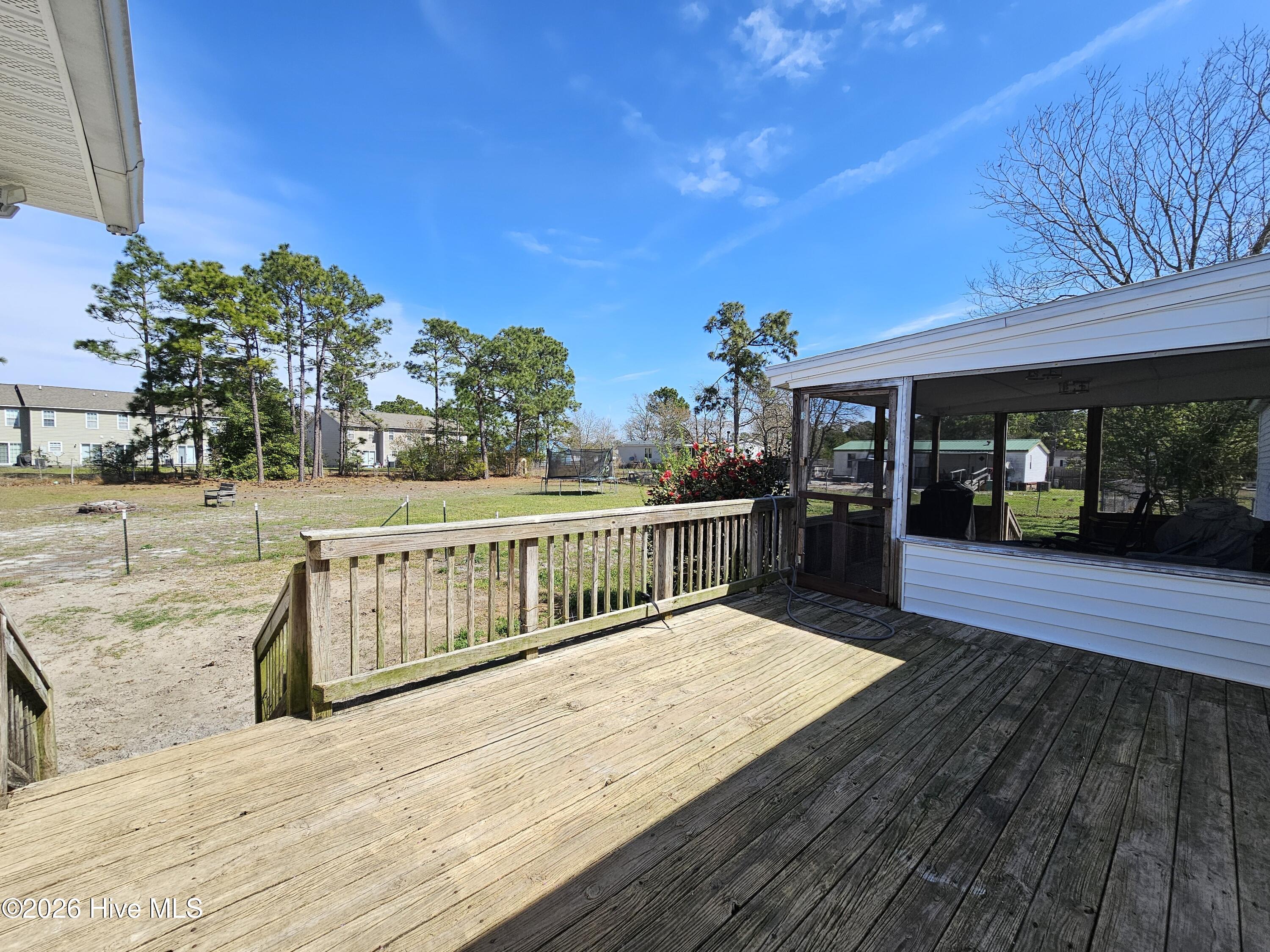 100561319 | Photo 10