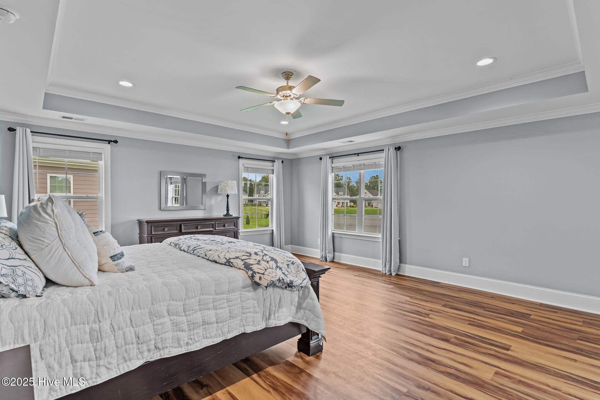 100525303 | Photo 34