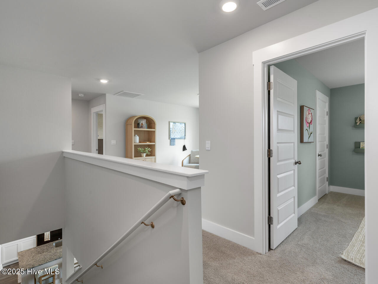 100556003 | Photo 18