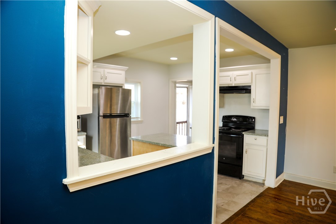 1398 Hancock Avenue W