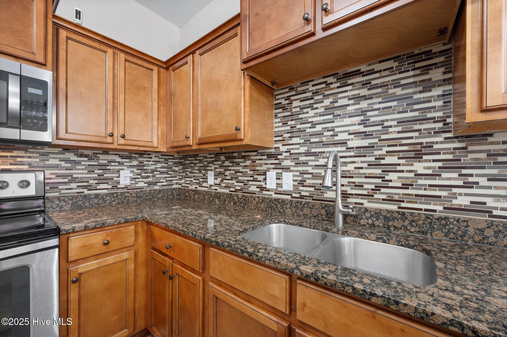 100546672 | Photo 18