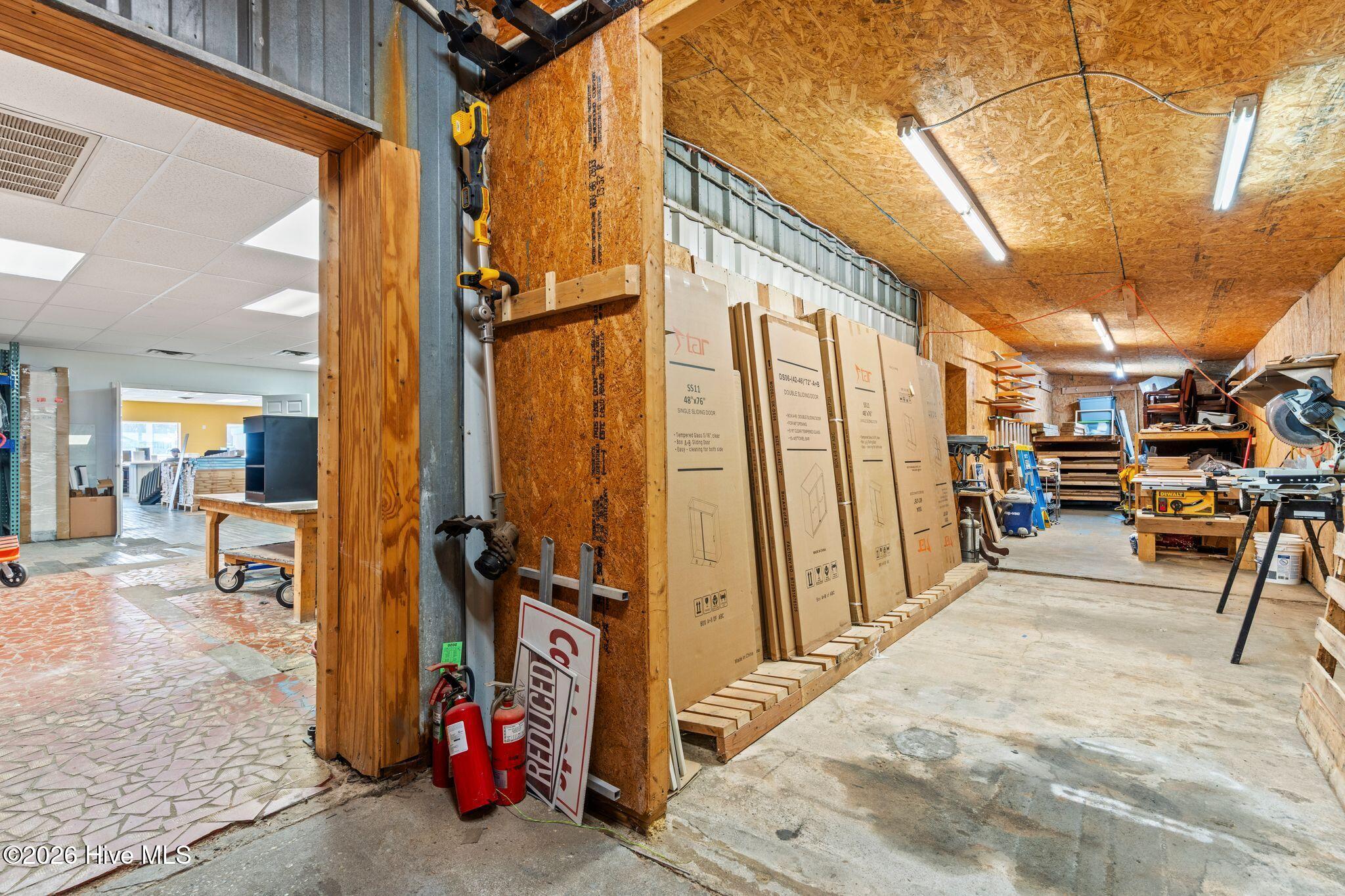 100550441 | Photo 39