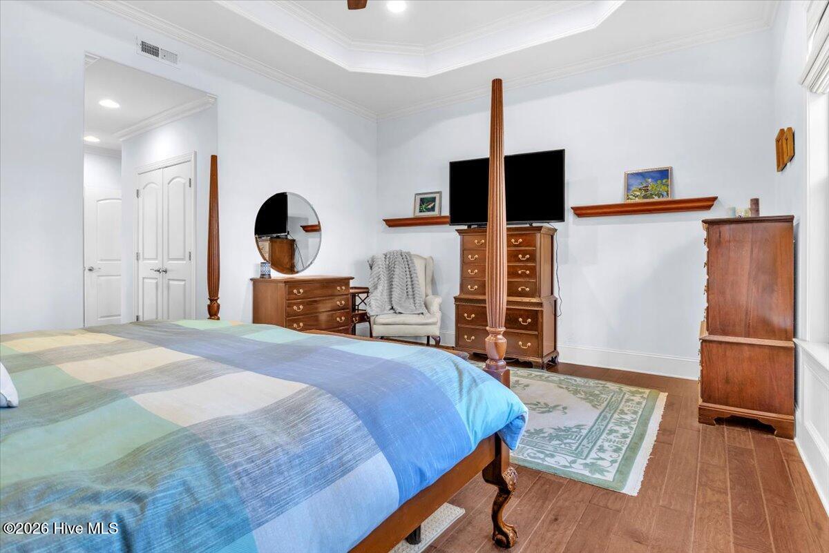 100556407 | Photo 43