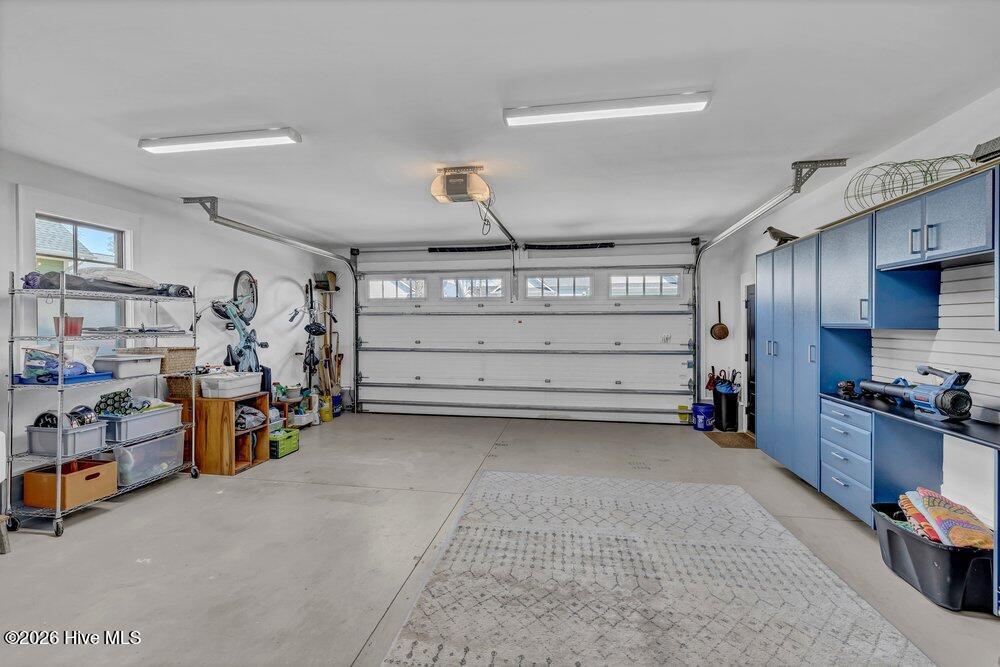 100561379 | Photo 46