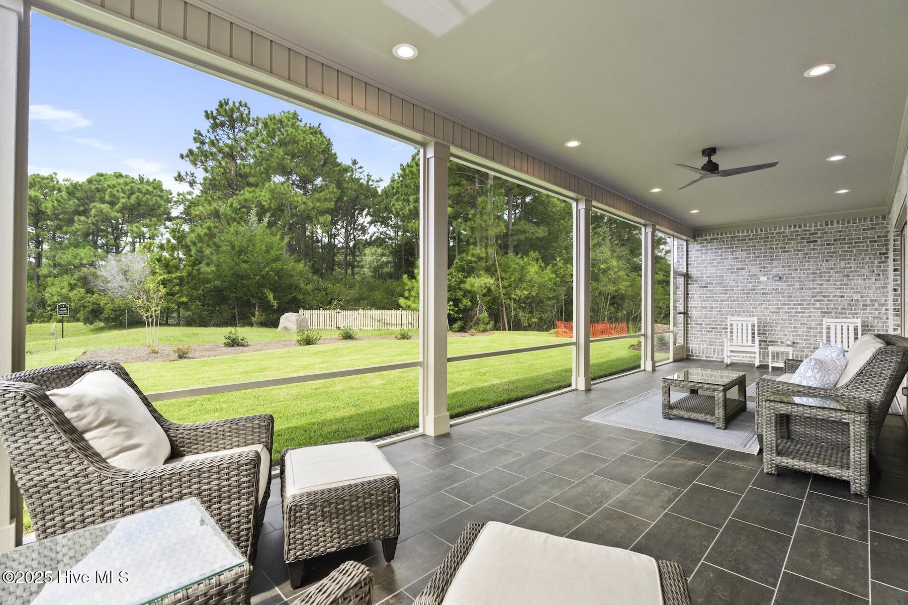 100550201 | Photo 44