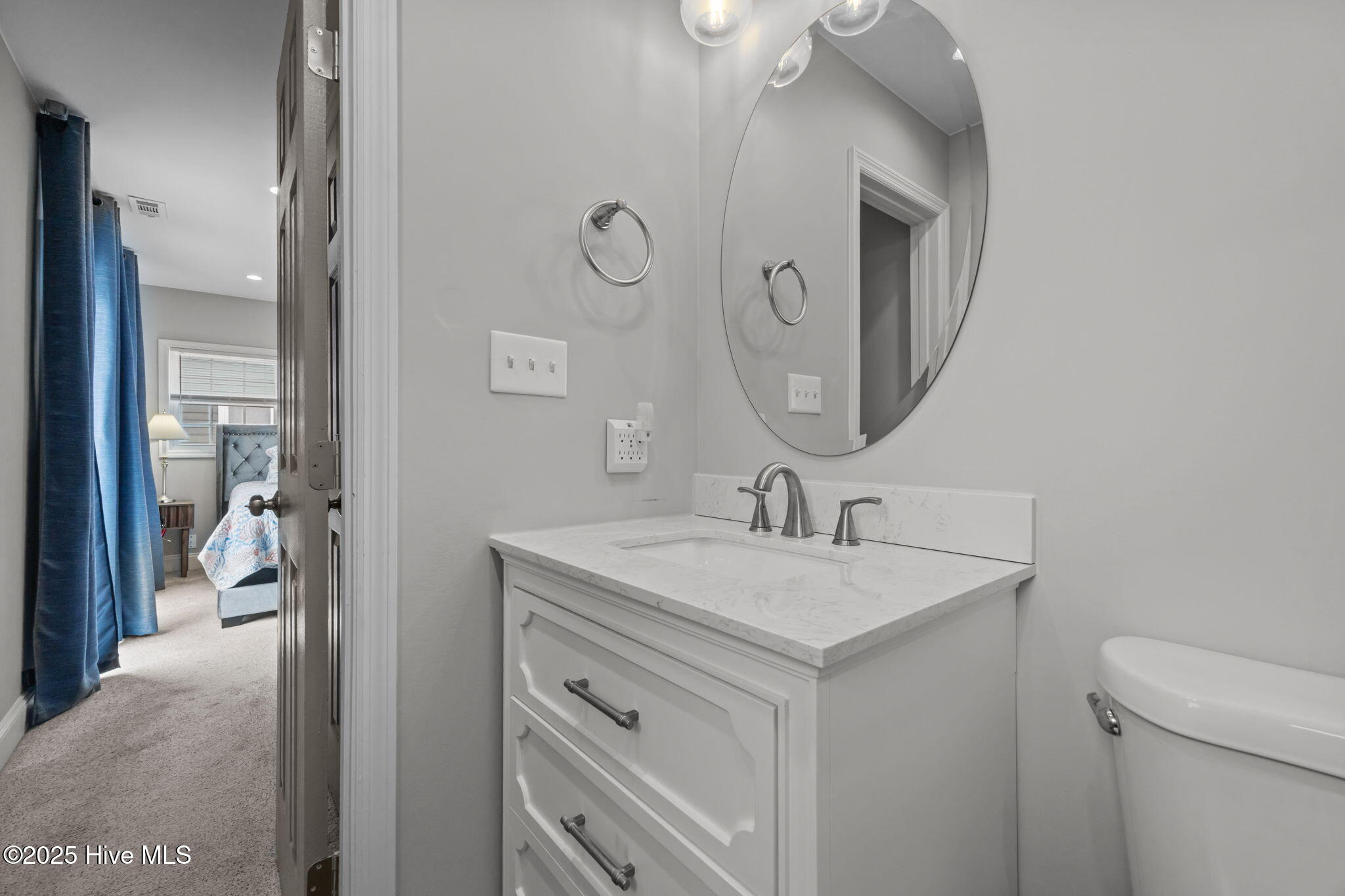 100530225 | Photo 30