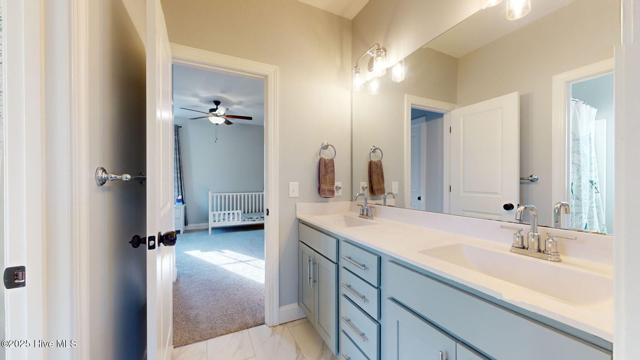 100518593 | Photo 41