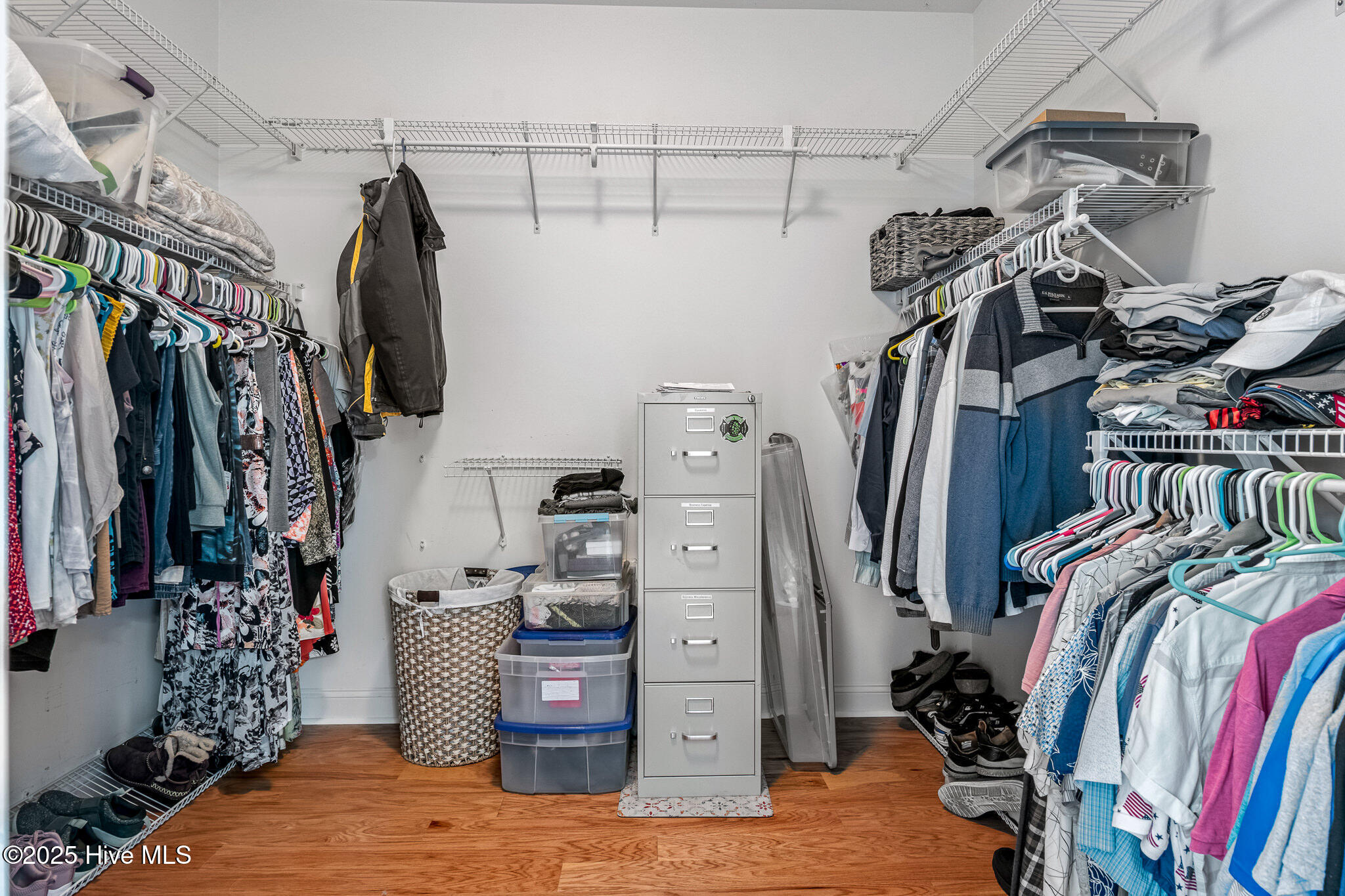 100528098 | Photo 25