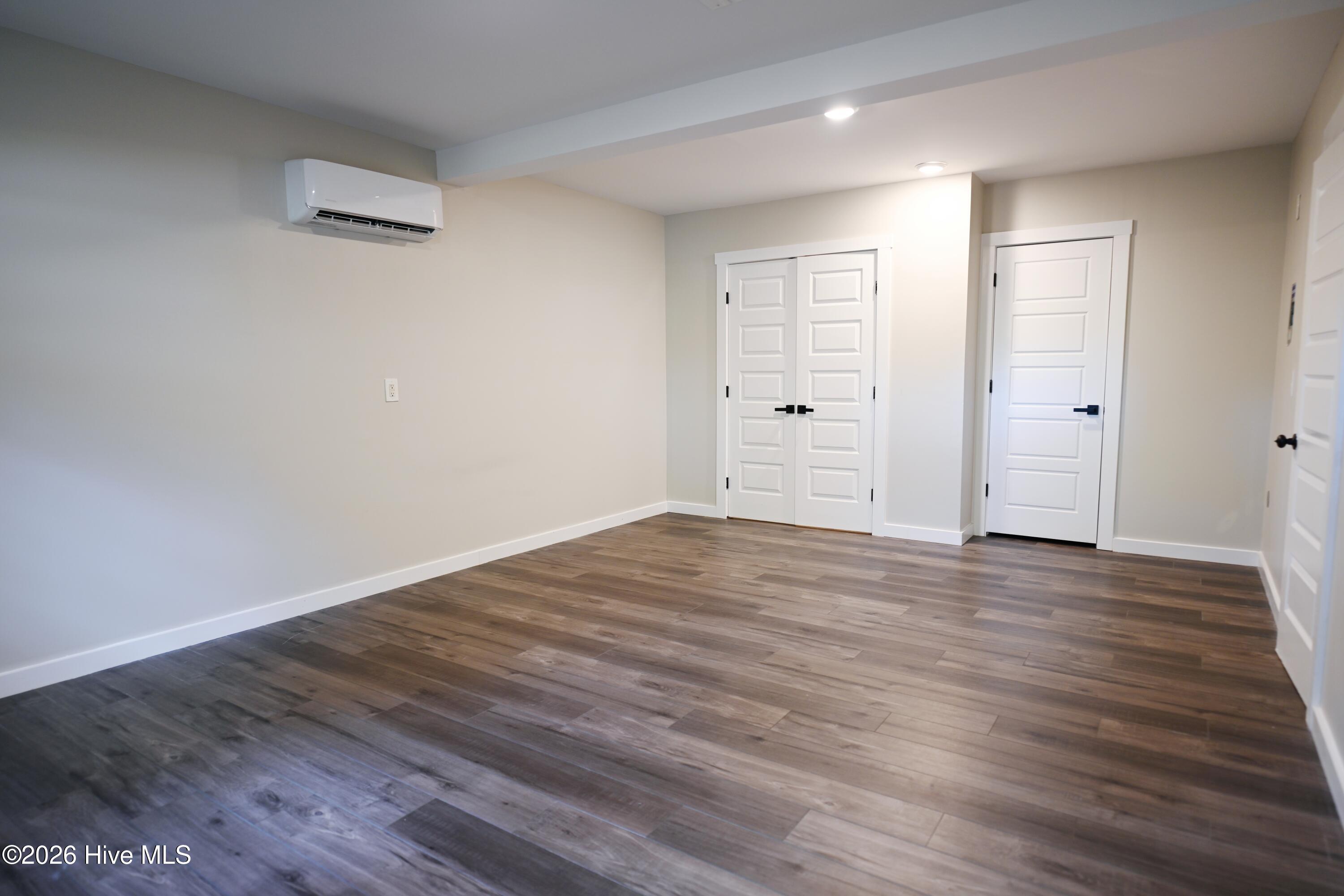 100570662 | Photo 49