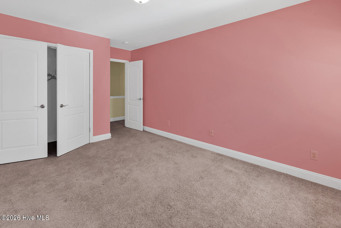 100566438 | Photo 34