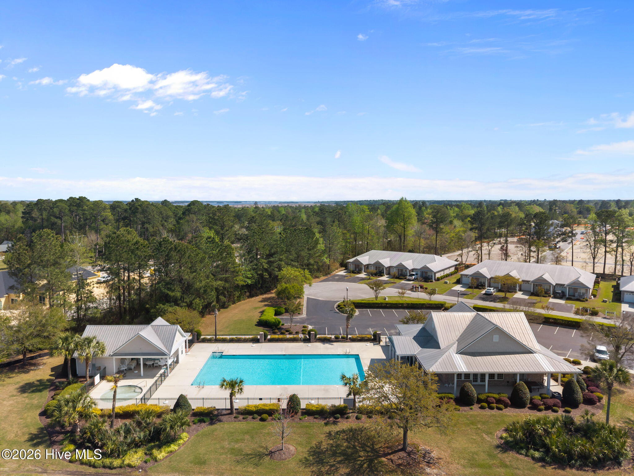 100569806 | Photo 43