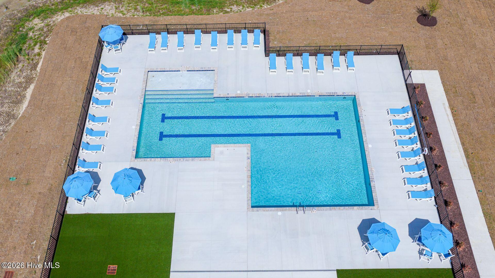 100565427 | Photo 29