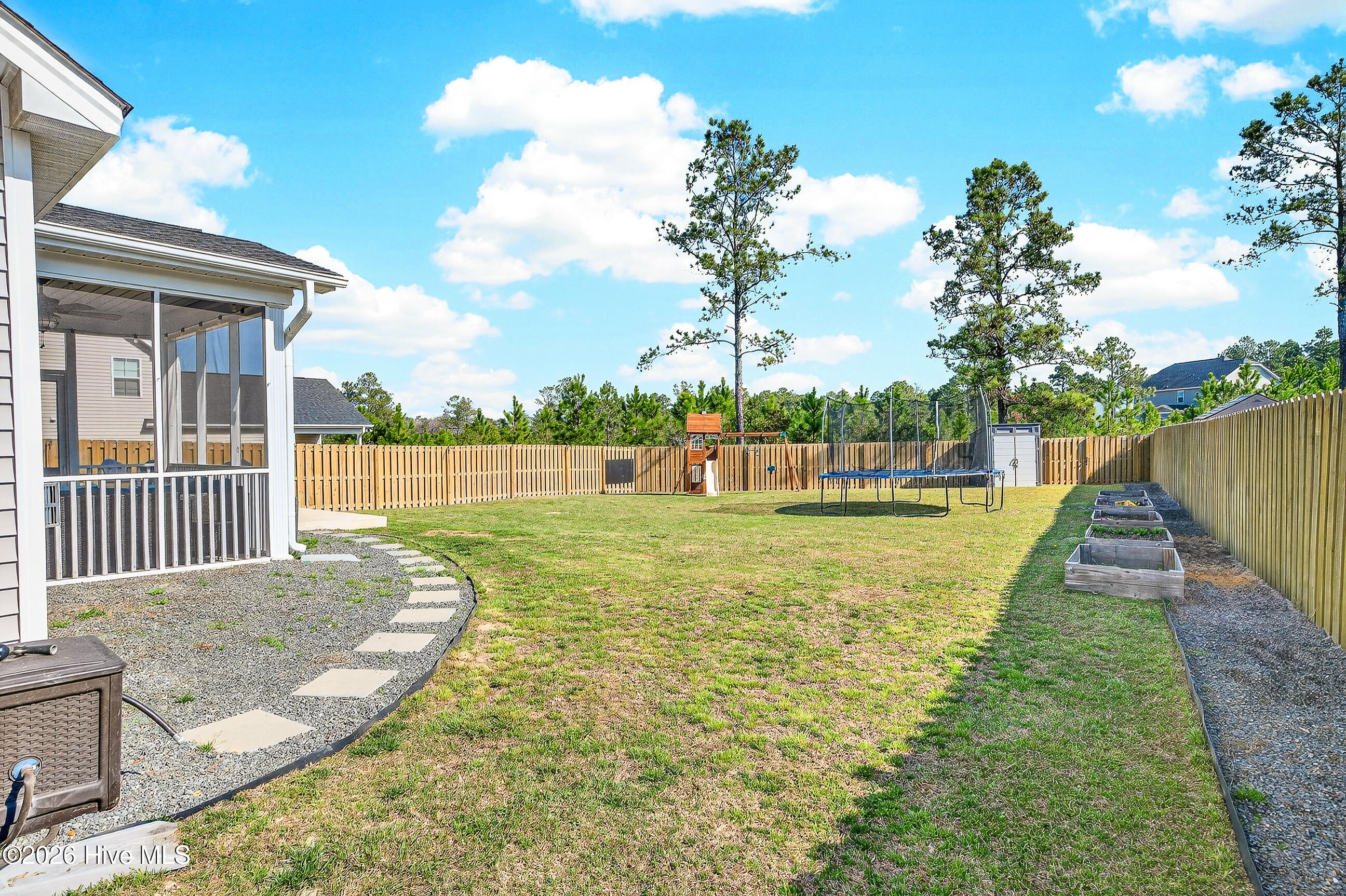 100561356 | Photo 45