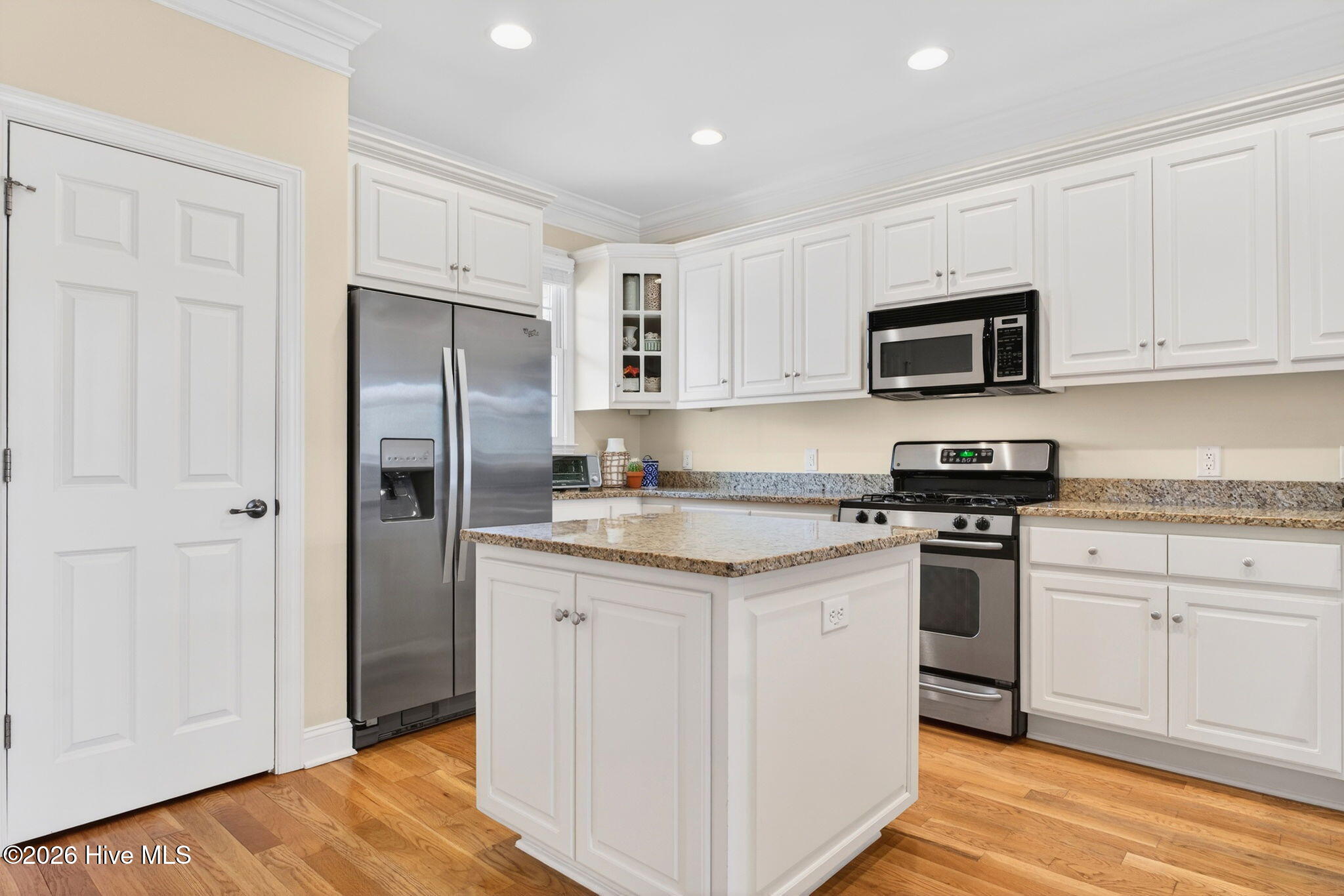 100561397 | Photo 10