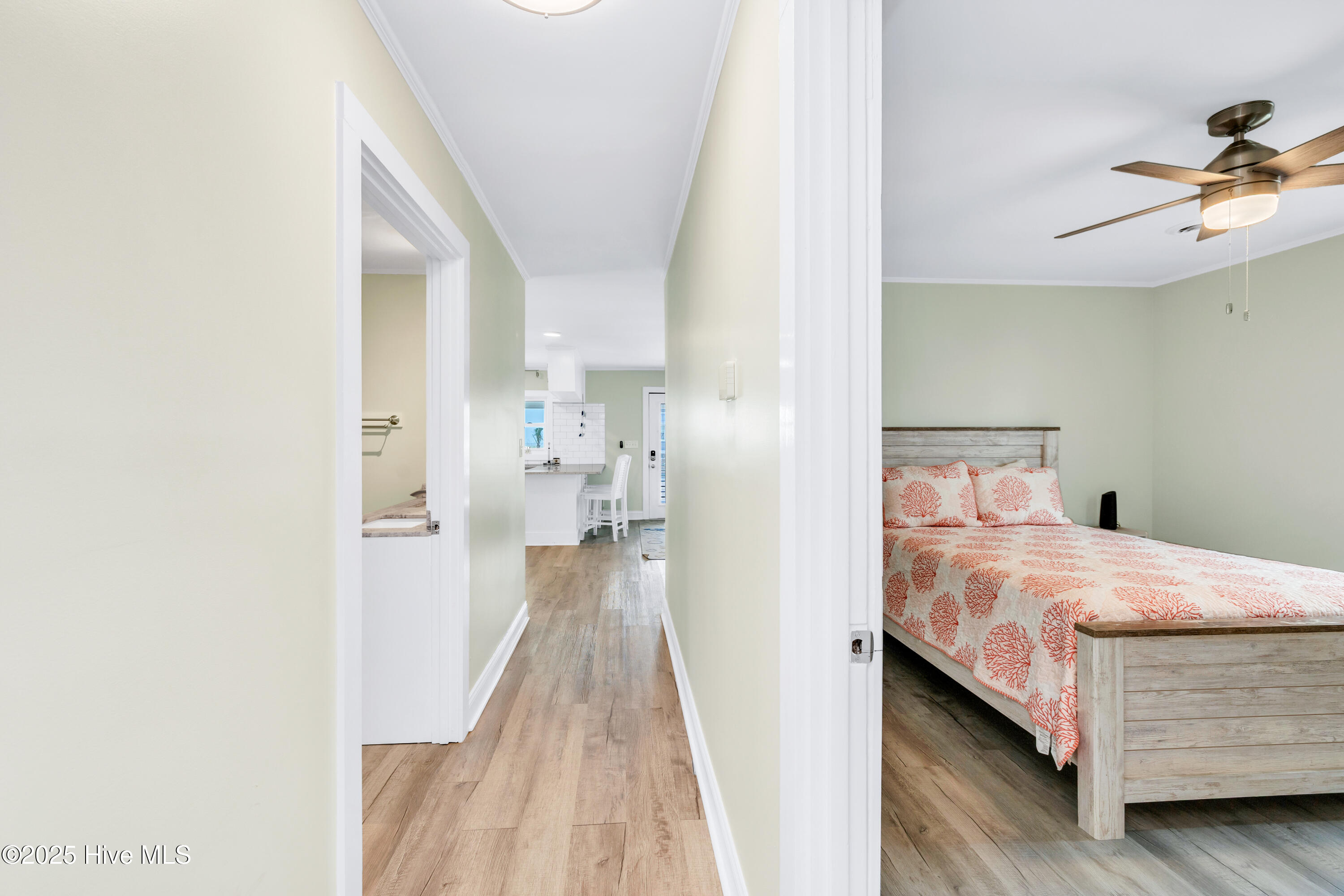 100550005 | Photo 28