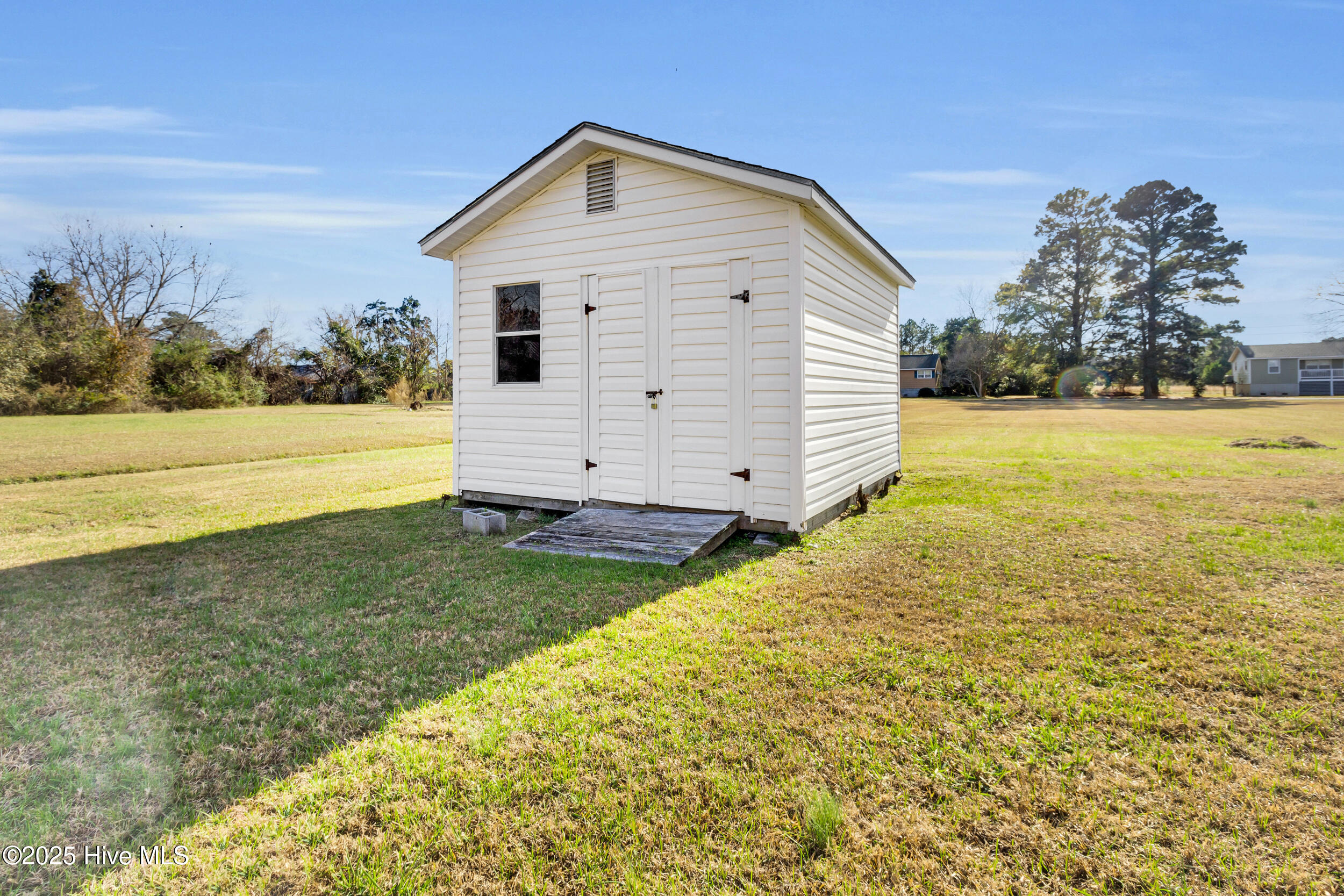 16 Elm Street,Vandemere
