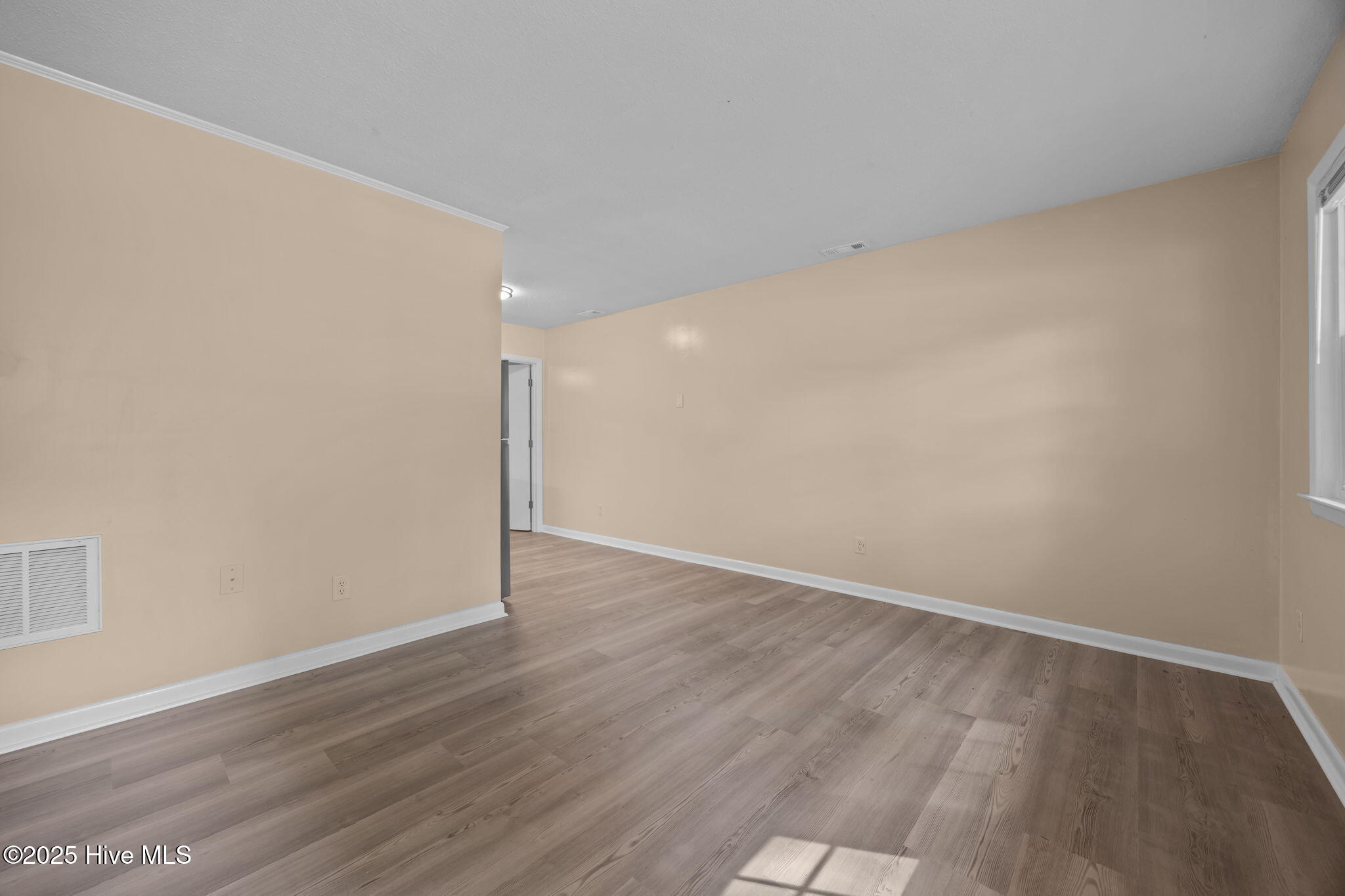 5-web-or-mls-1190 Gould Rd Unit2 3