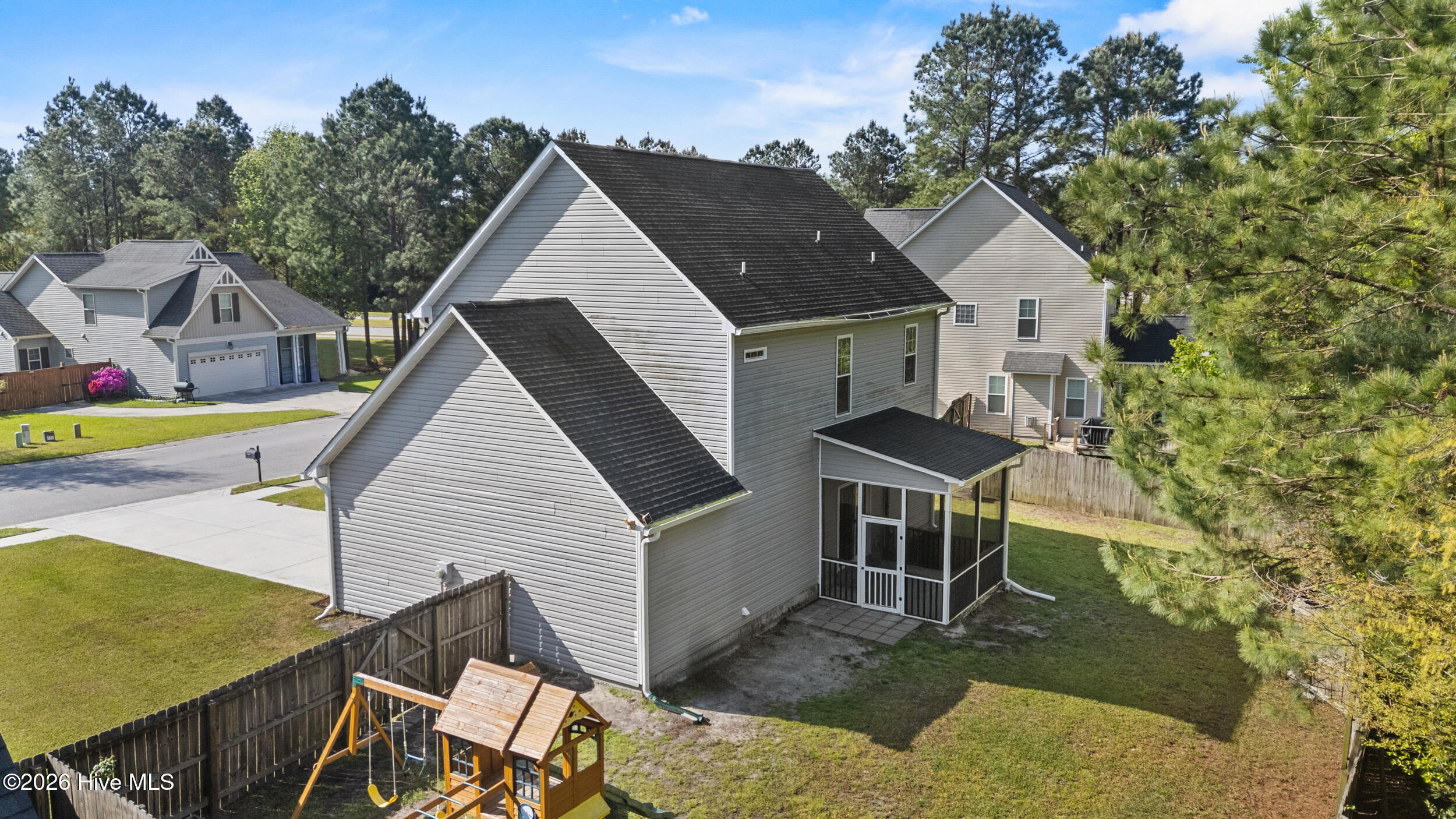 100567272 | Photo 44