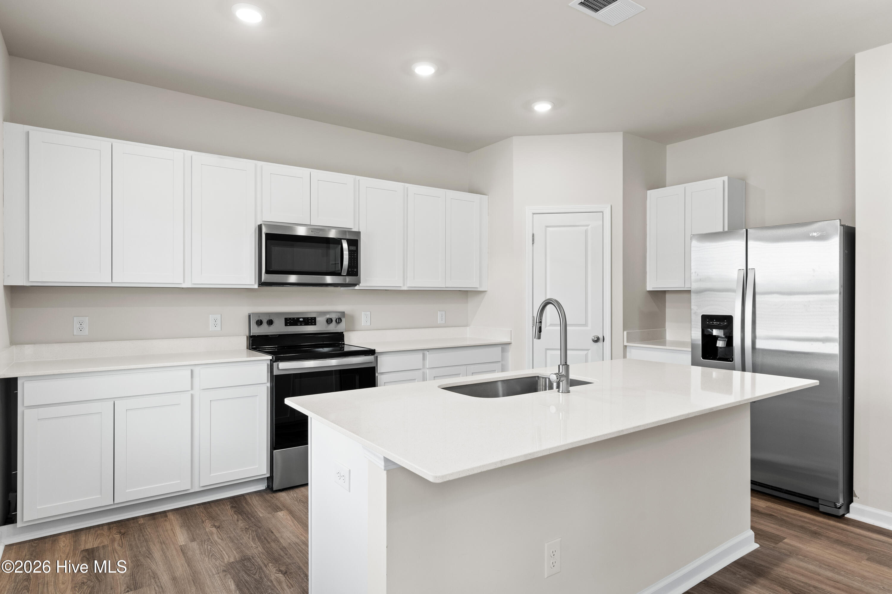 100538604 | Photo 14