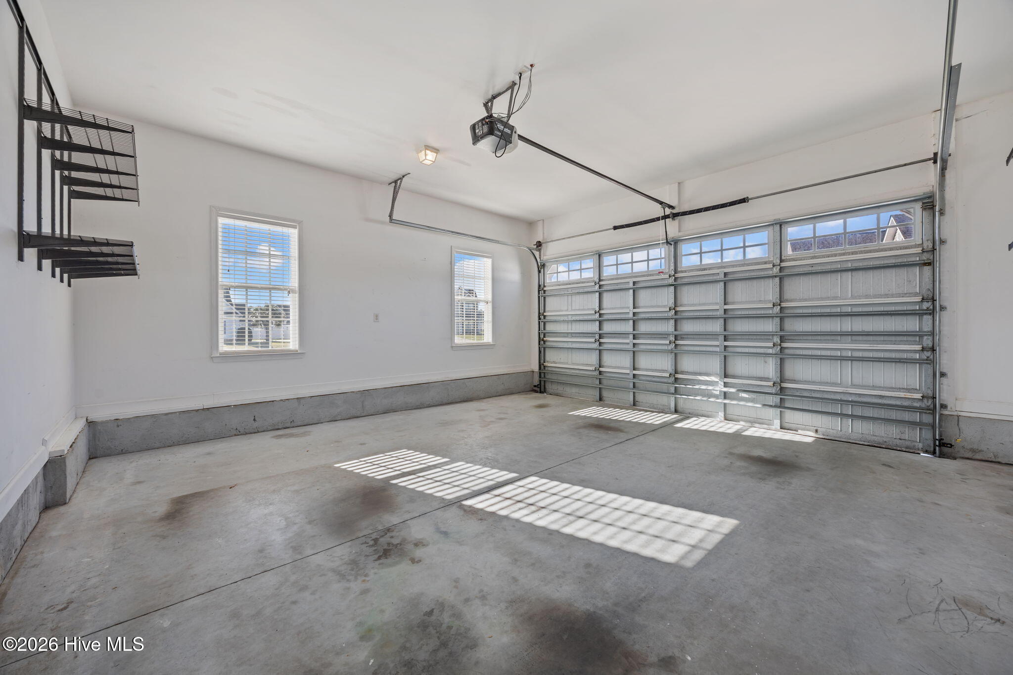 100560310 | Photo 17