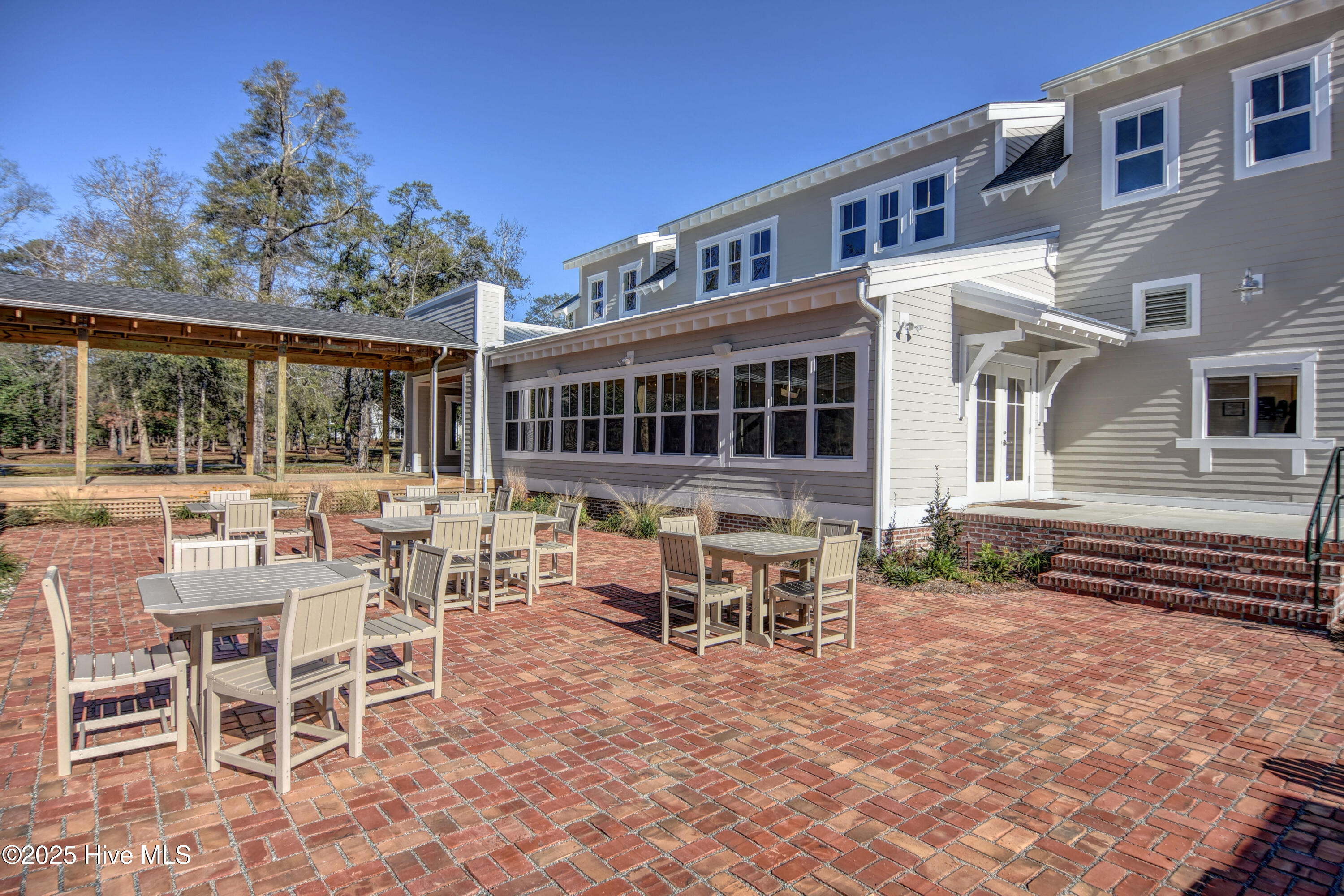 100534393 | Photo 92